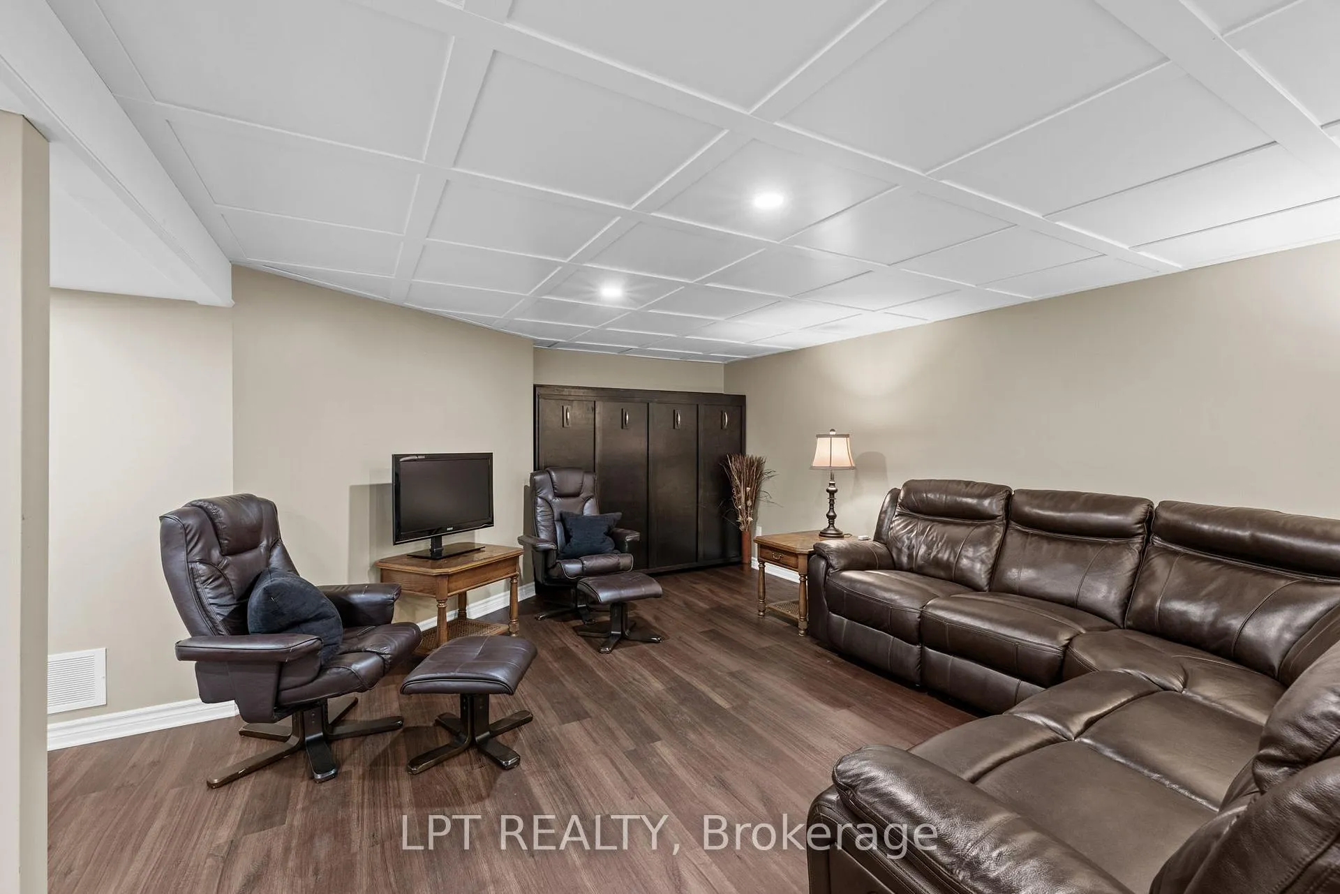 Photo 37 of 38 Glendenning Drive, Ottawa, Arlington Woods — HOMEH