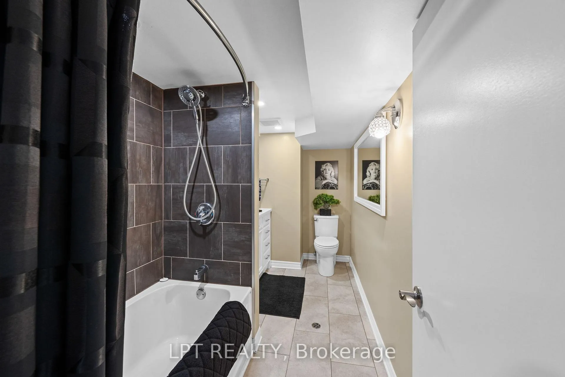 Photo 40 of 38 Glendenning Drive, Ottawa, Arlington Woods — HOMEH