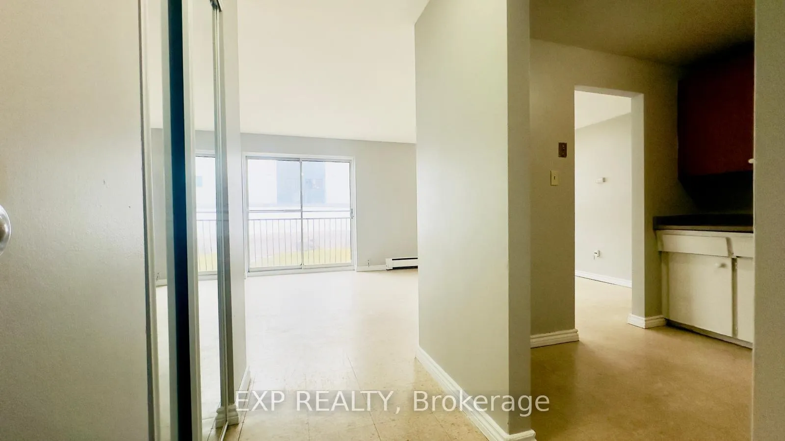 Photo 2 of Unit 202, 76 Brybeck Crescent, Kitchener, Victoria Hills — HOMEH