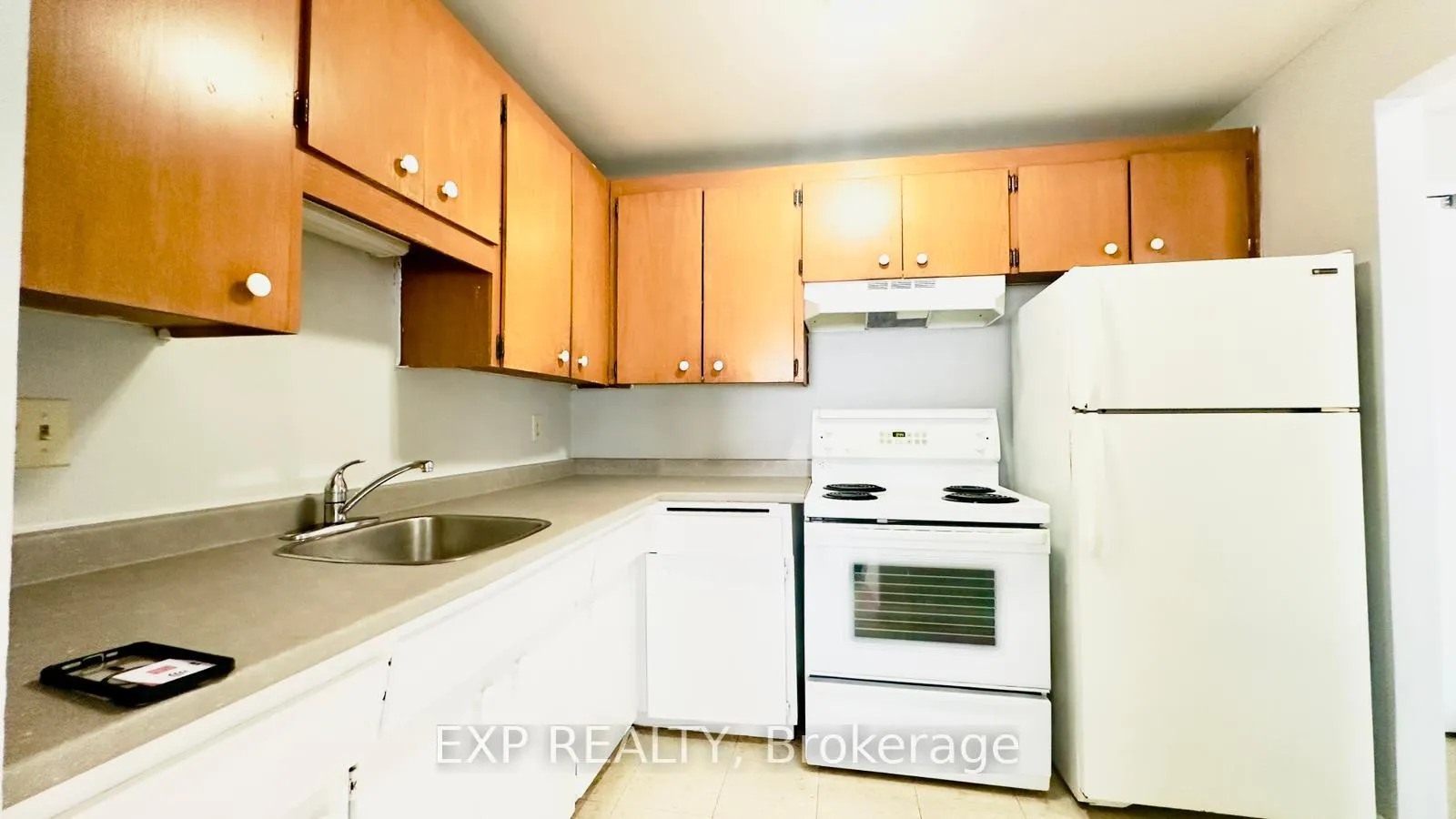 Photo 6 of Unit 202, 76 Brybeck Crescent, Kitchener, Victoria Hills — HOMEH