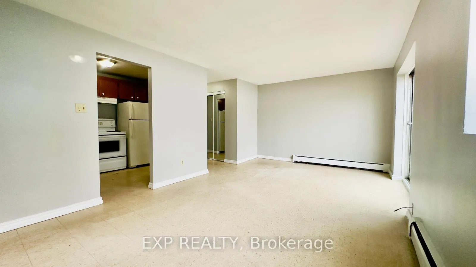 Photo 7 of Unit 202, 76 Brybeck Crescent, Kitchener, Victoria Hills — HOMEH