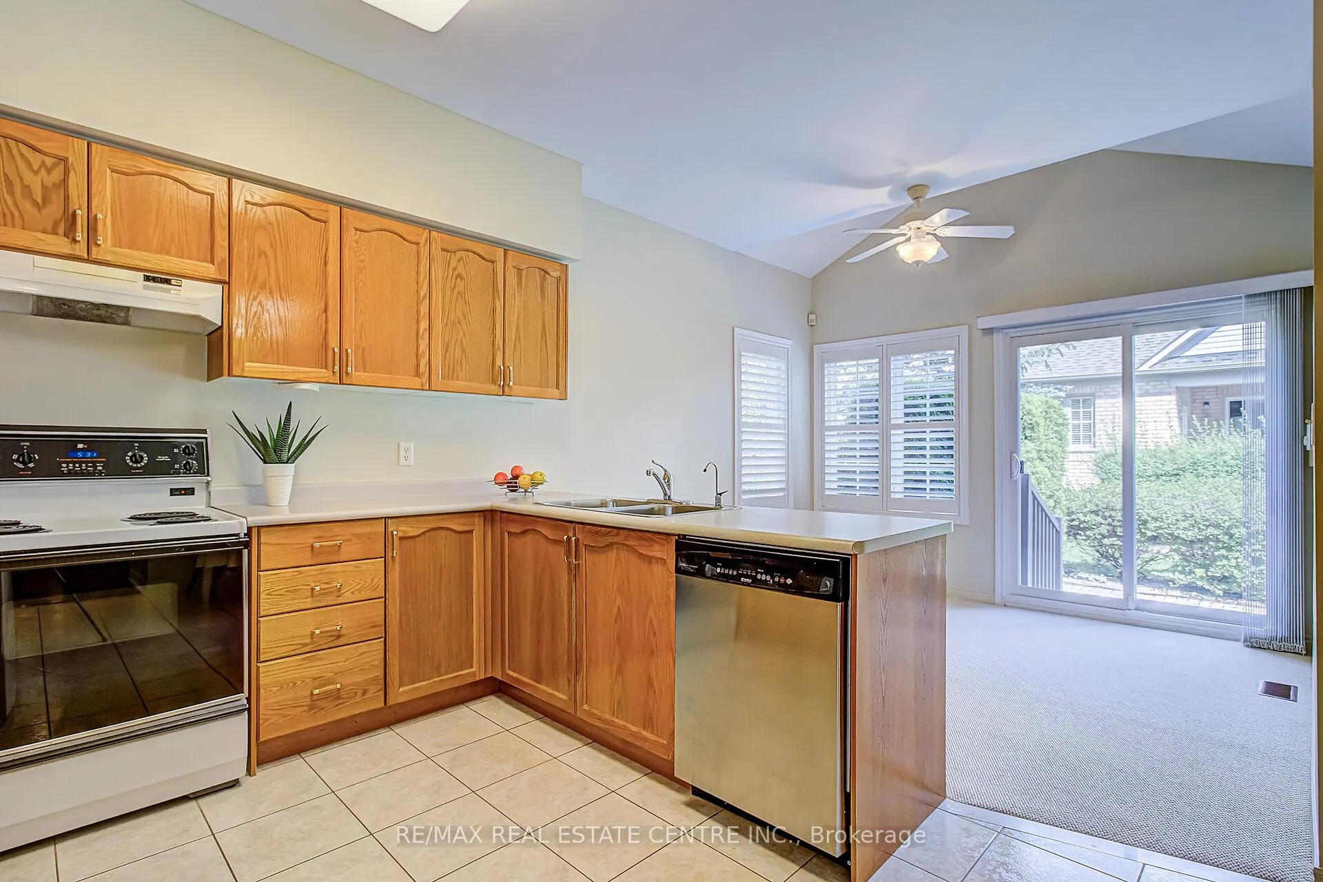 Photo 10 of 17 Golf Links Drive, Brampton, Sandringham-Wellington — HOMEH