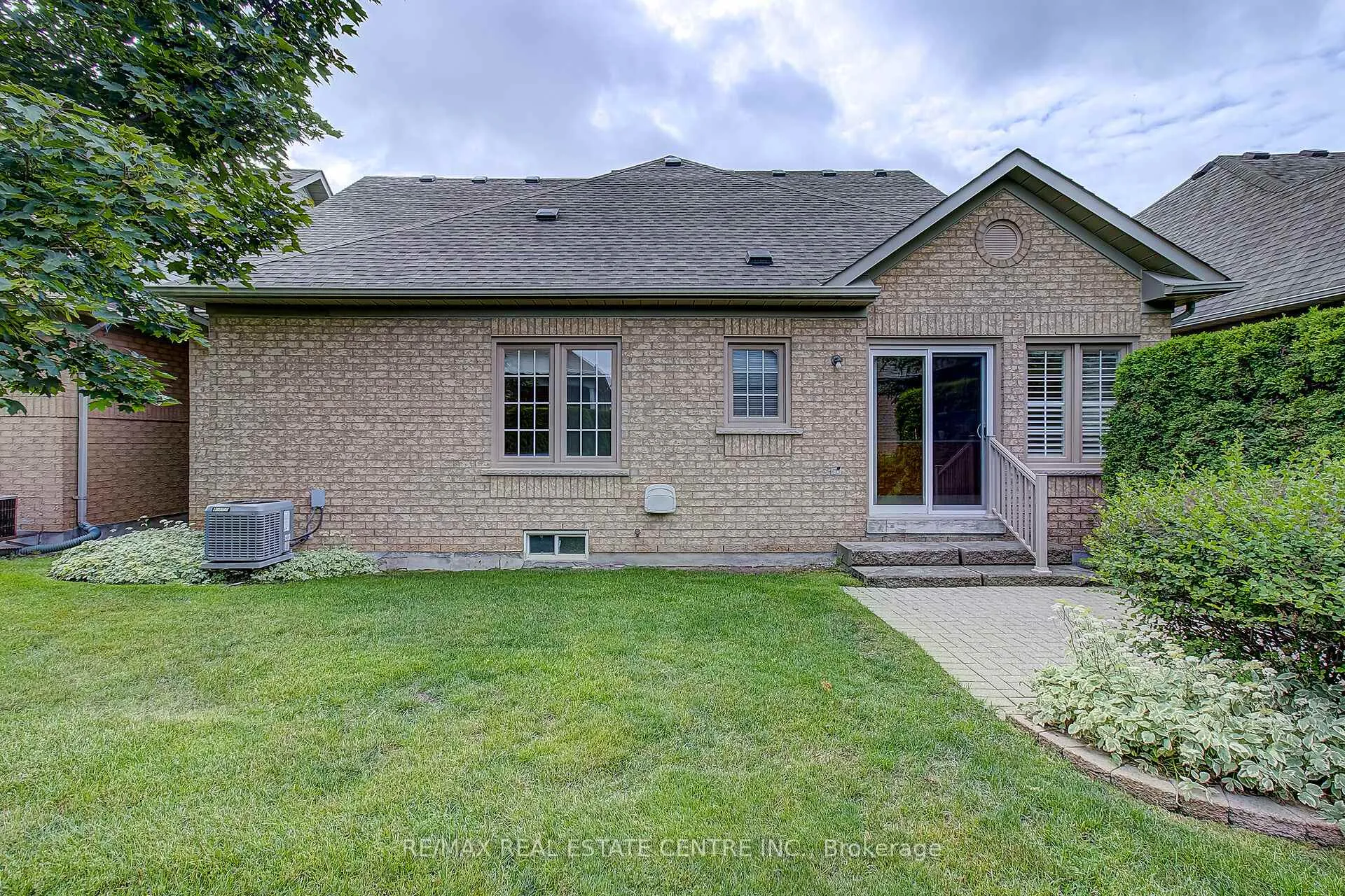 Photo 24 of 17 Golf Links Drive, Brampton, Sandringham-Wellington — HOMEH