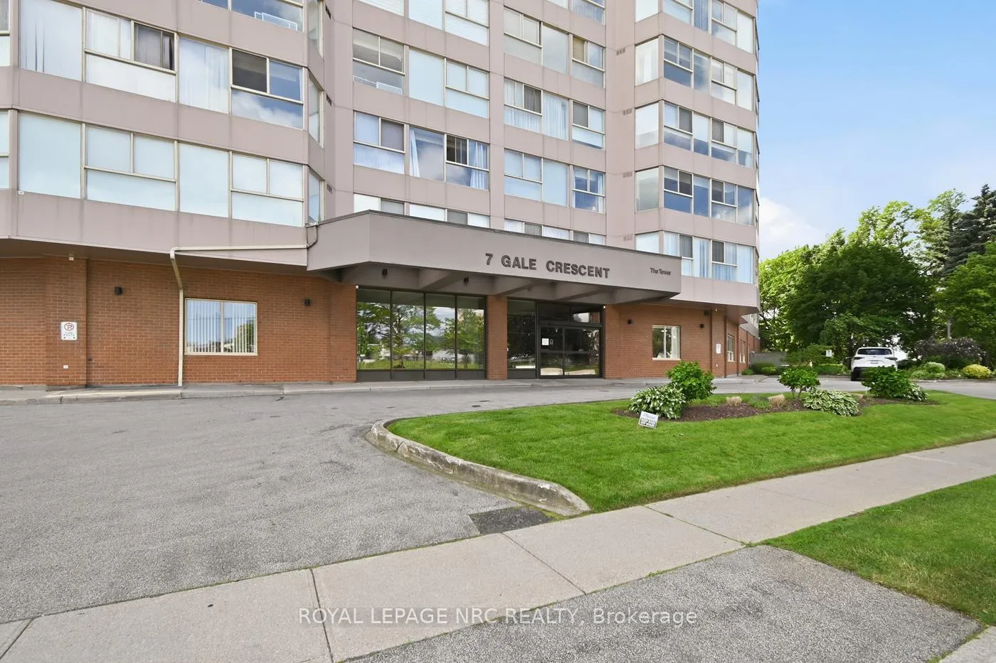 Photo 1 of Unit 1106, 7 Gale Crescent N, St. Catharines, E. Chester — HOMEH