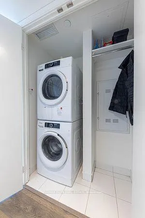 Front of Unit 806, 89 Mcgill Street