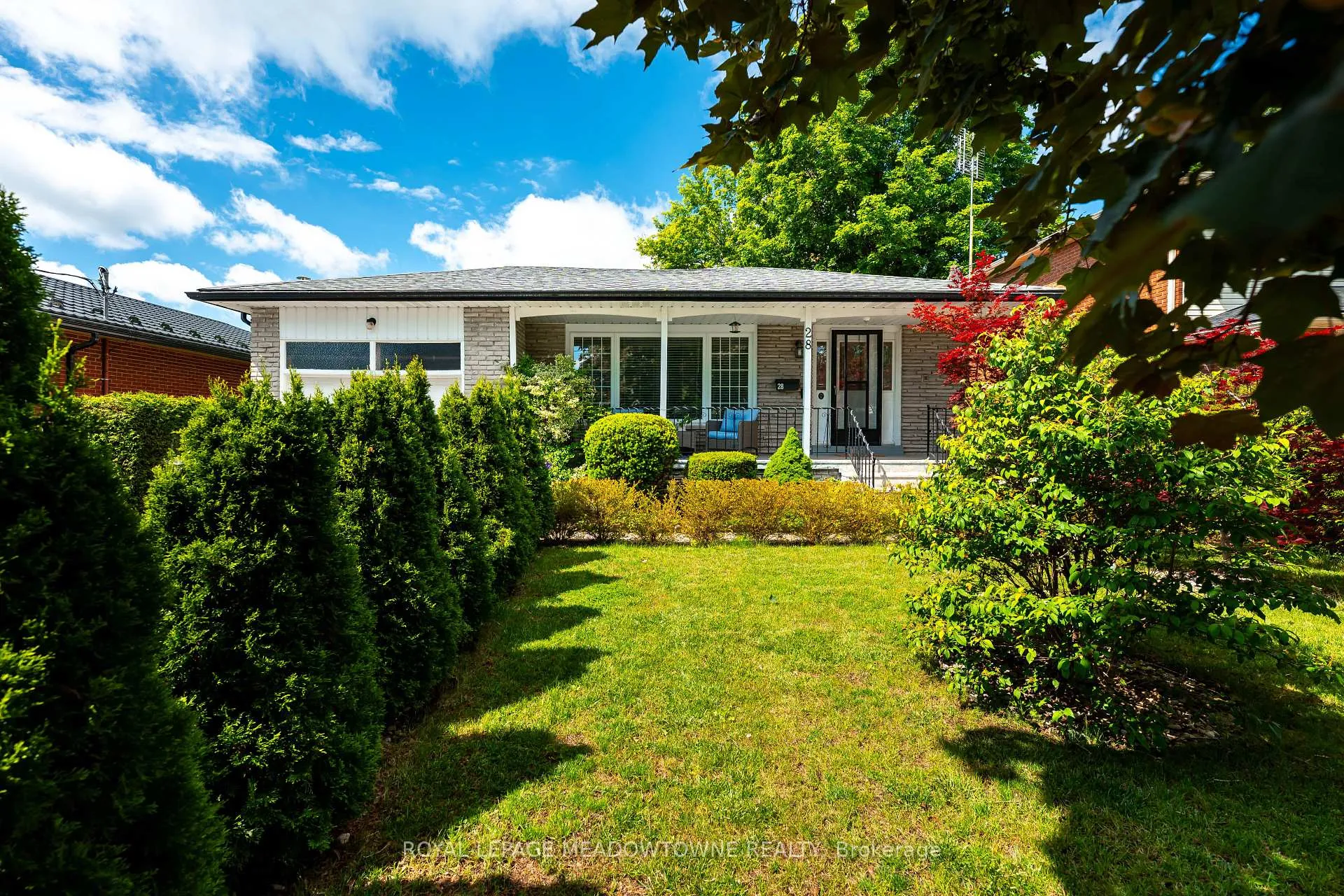 Photo 3 of 28 Algoma Drive, Guelph, Victoria North — HOMEH