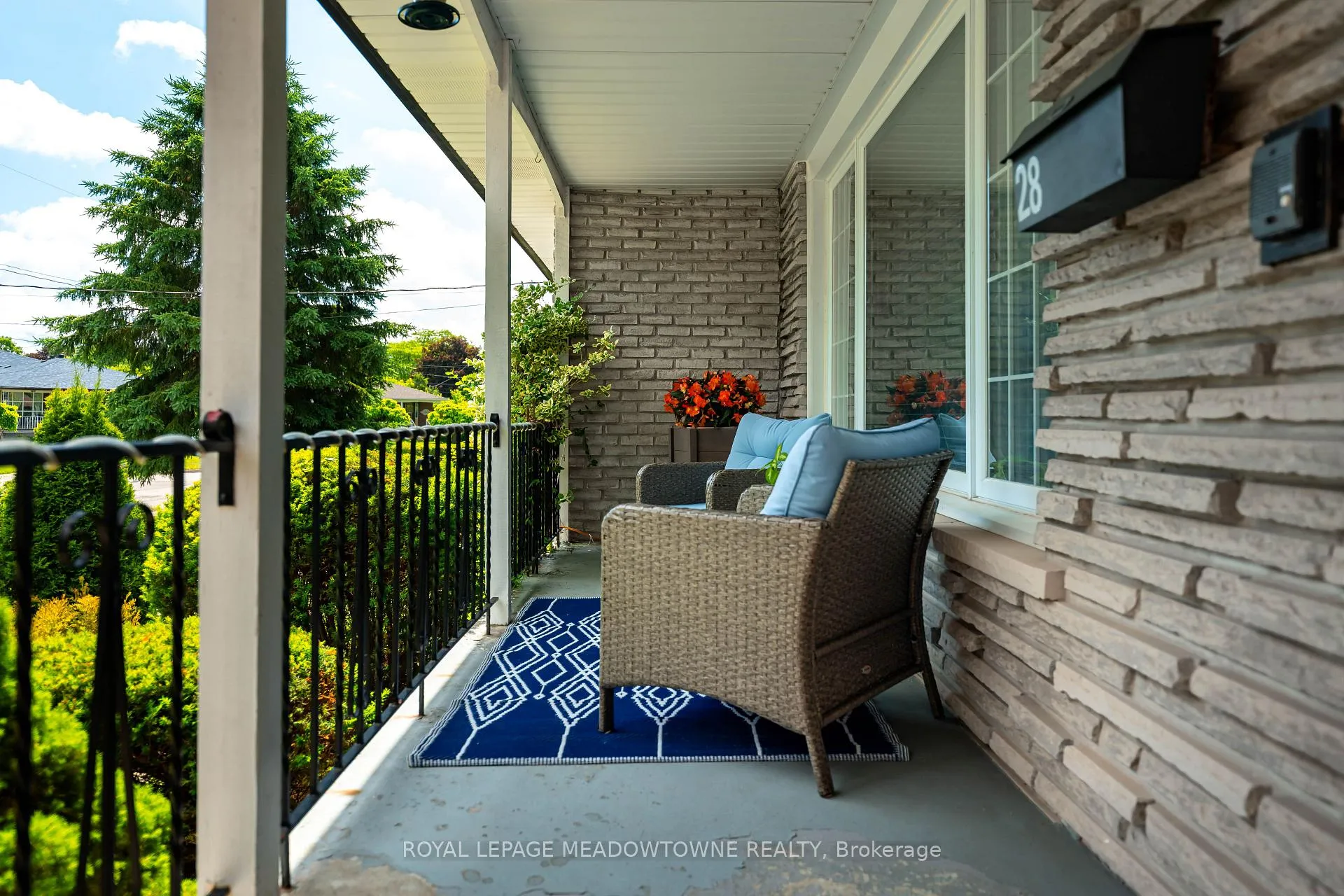 Photo 5 of 28 Algoma Drive, Guelph, Victoria North — HOMEH