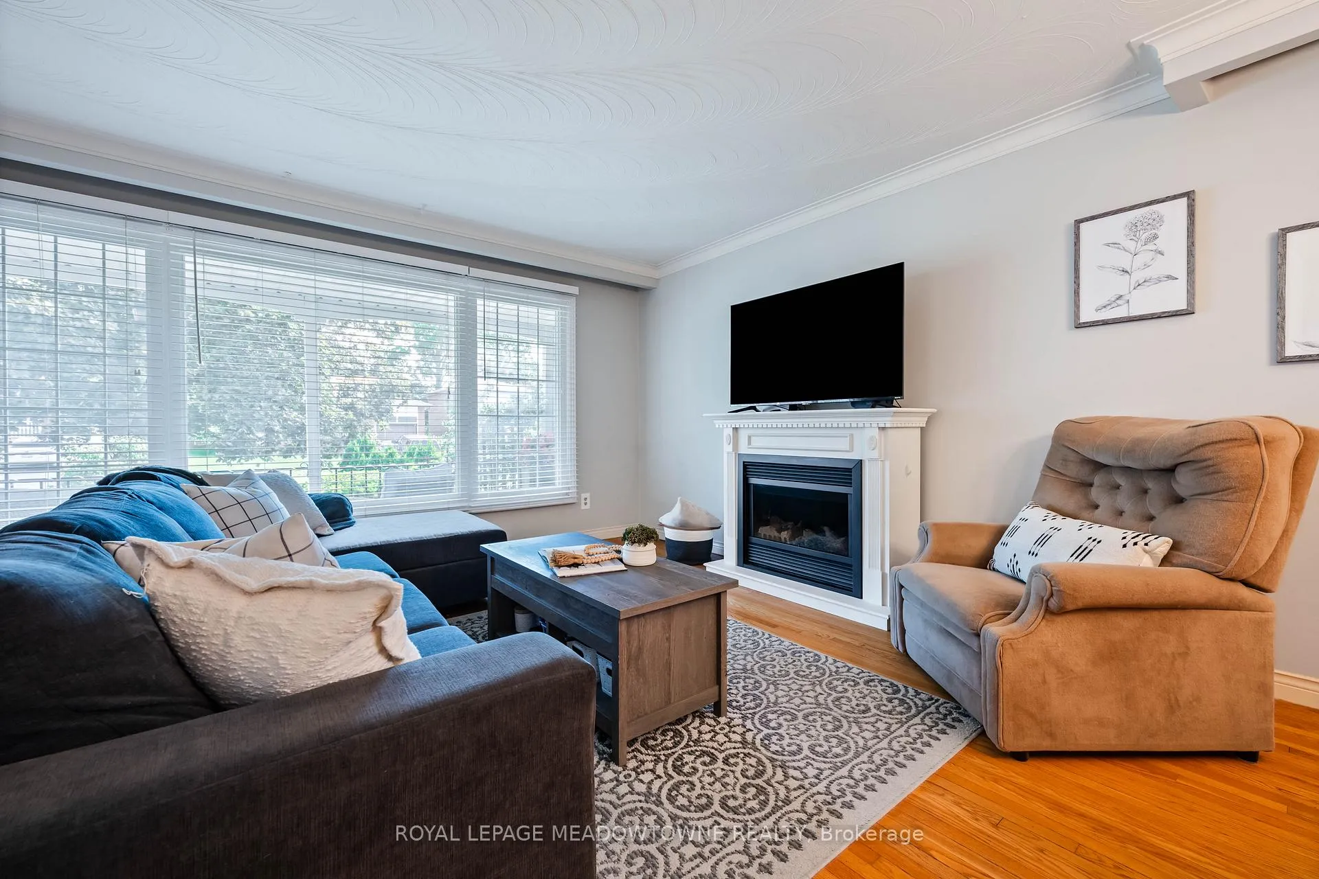 Photo 10 of 28 Algoma Drive, Guelph, Victoria North — HOMEH
