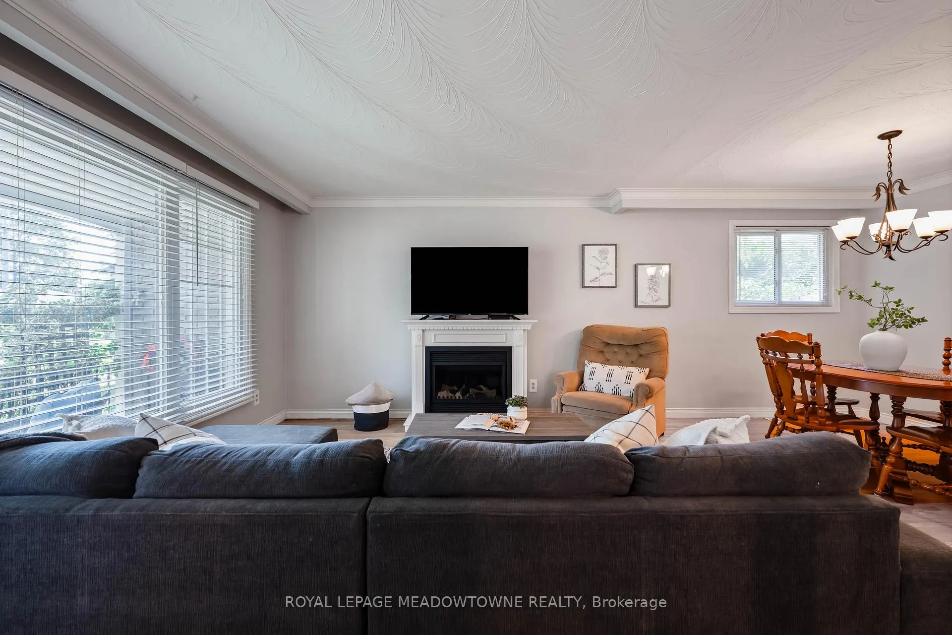 Photo 11 of 28 Algoma Drive, Guelph, Victoria North — HOMEH