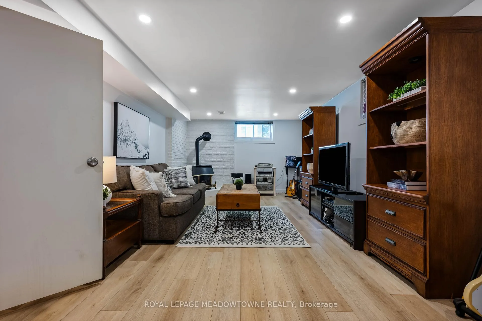 Photo 38 of 28 Algoma Drive, Guelph, Victoria North — HOMEH