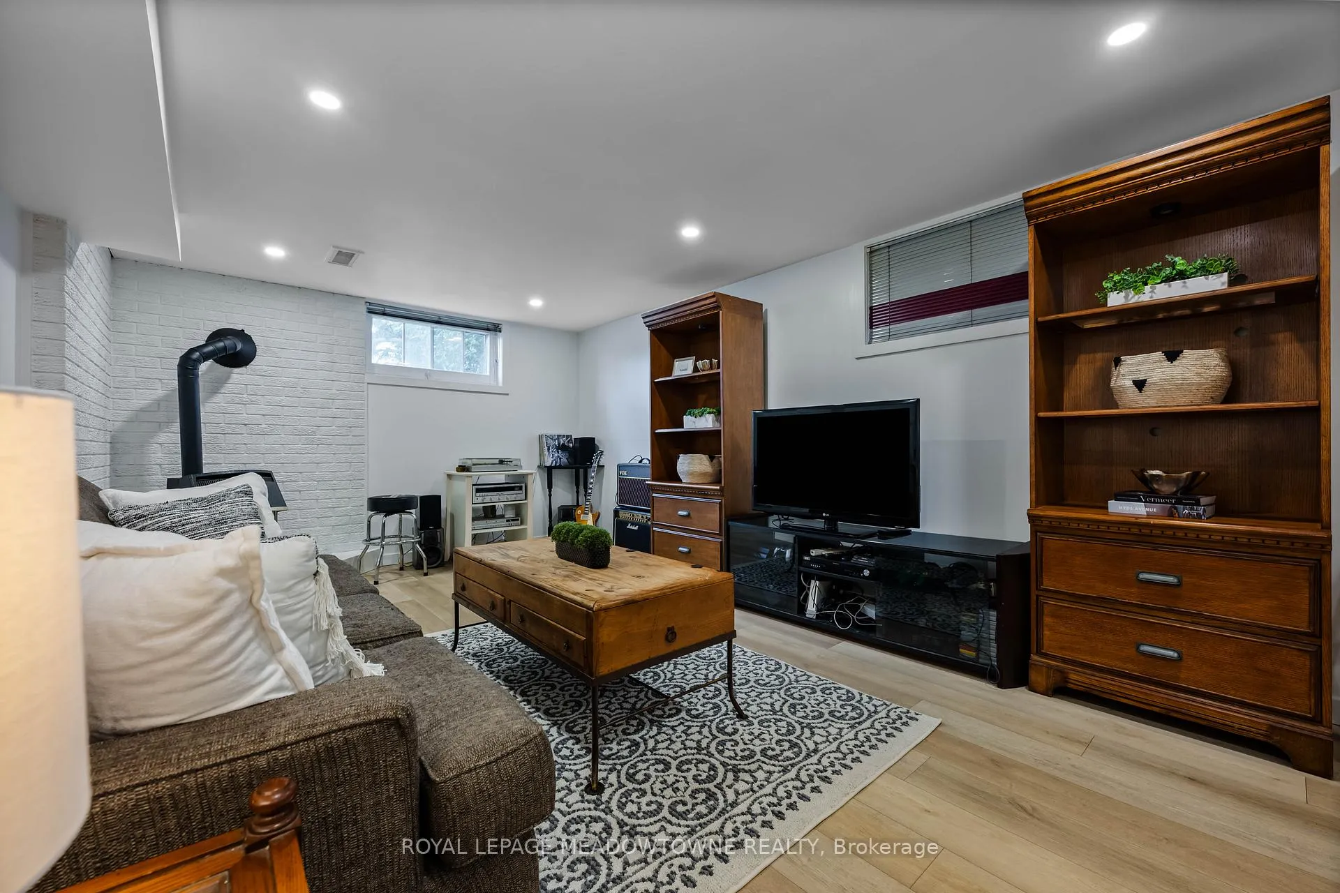 Photo 41 of 28 Algoma Drive, Guelph, Victoria North — HOMEH