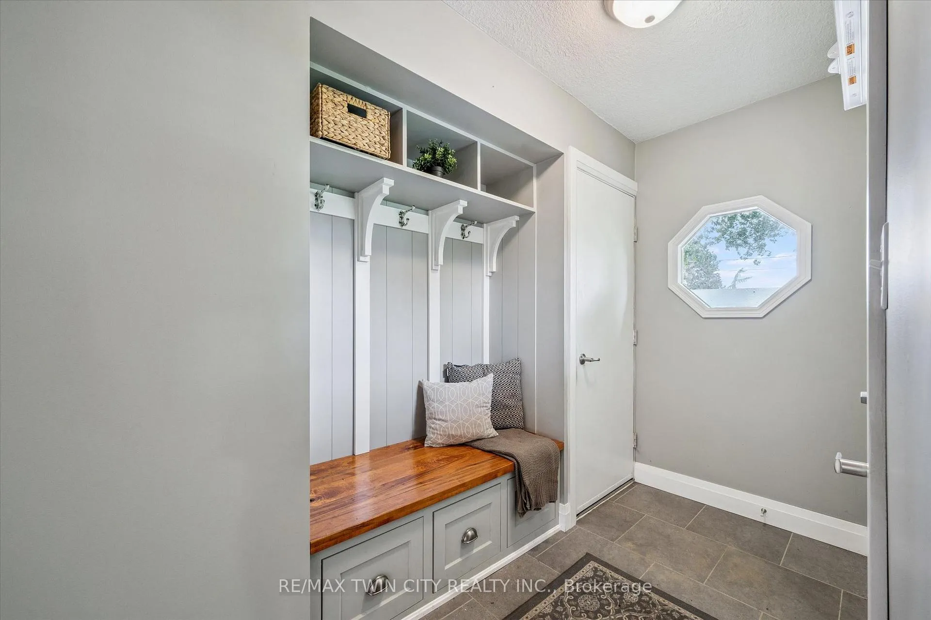 Photo 10 of 885 Winston Boulevard, North Perth, Listowel — HOMEH