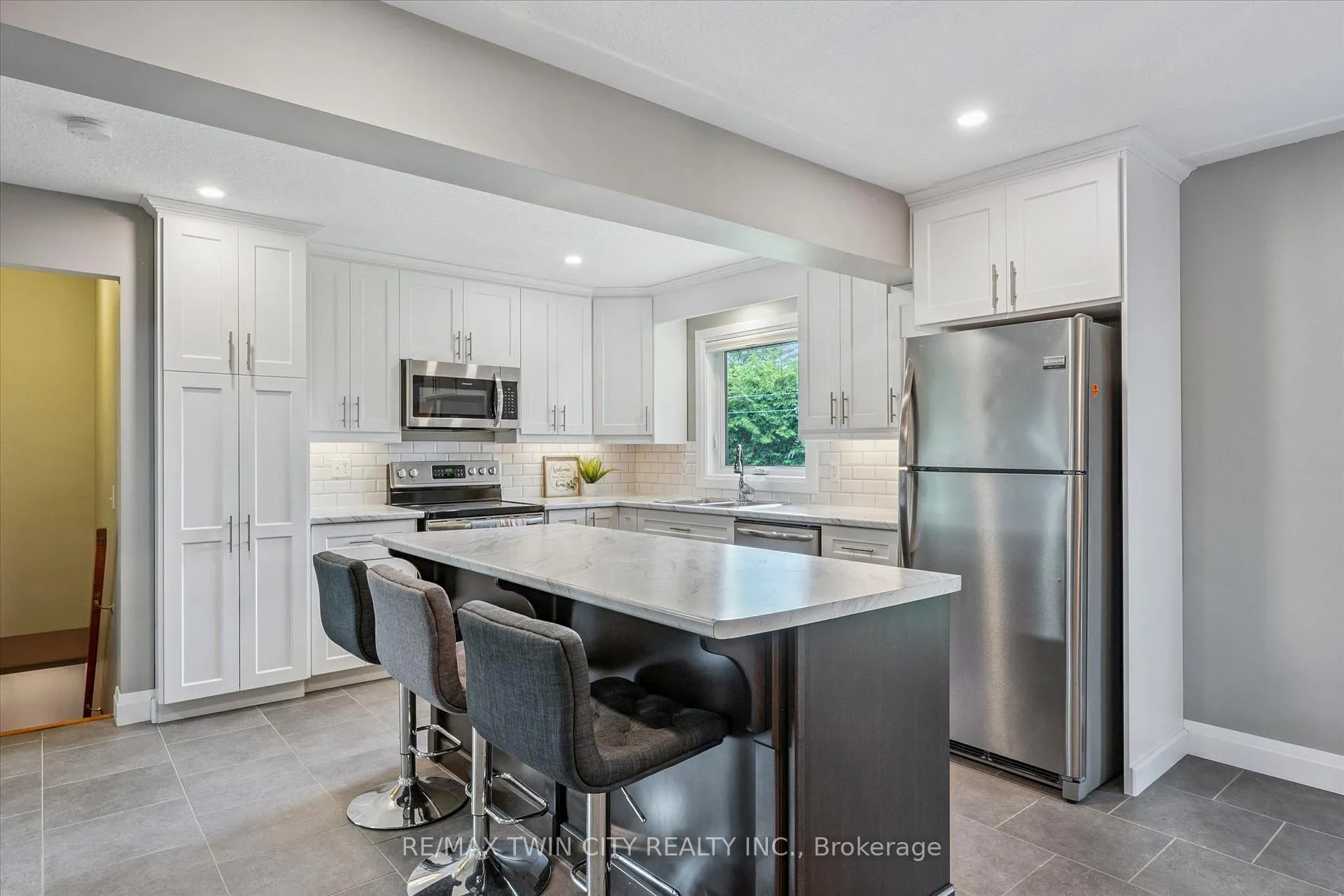 Photo 12 of 885 Winston Boulevard, North Perth, Listowel — HOMEH