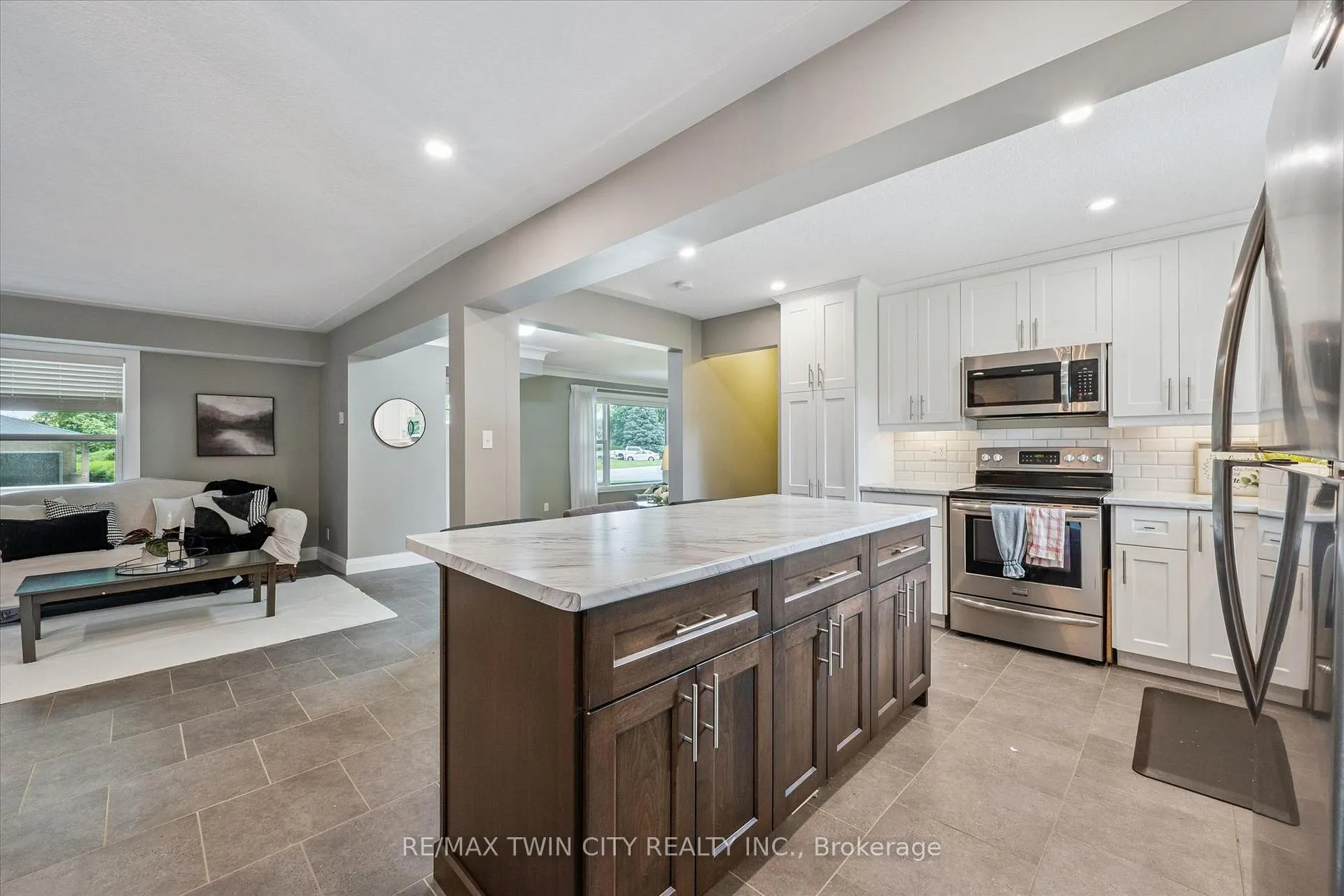 Photo 14 of 885 Winston Boulevard, North Perth, Listowel — HOMEH