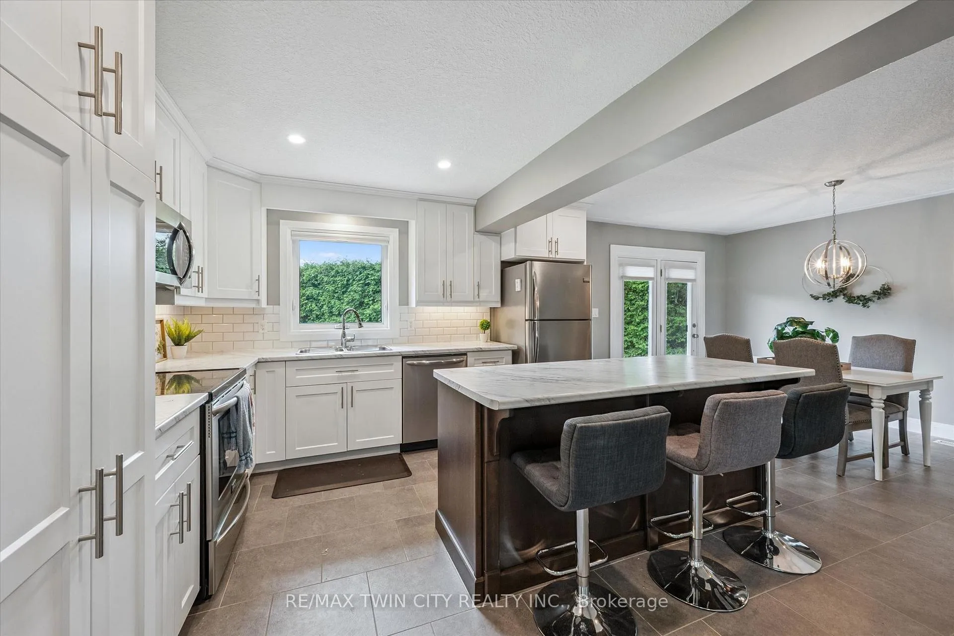 Photo 16 of 885 Winston Boulevard, North Perth, Listowel — HOMEH