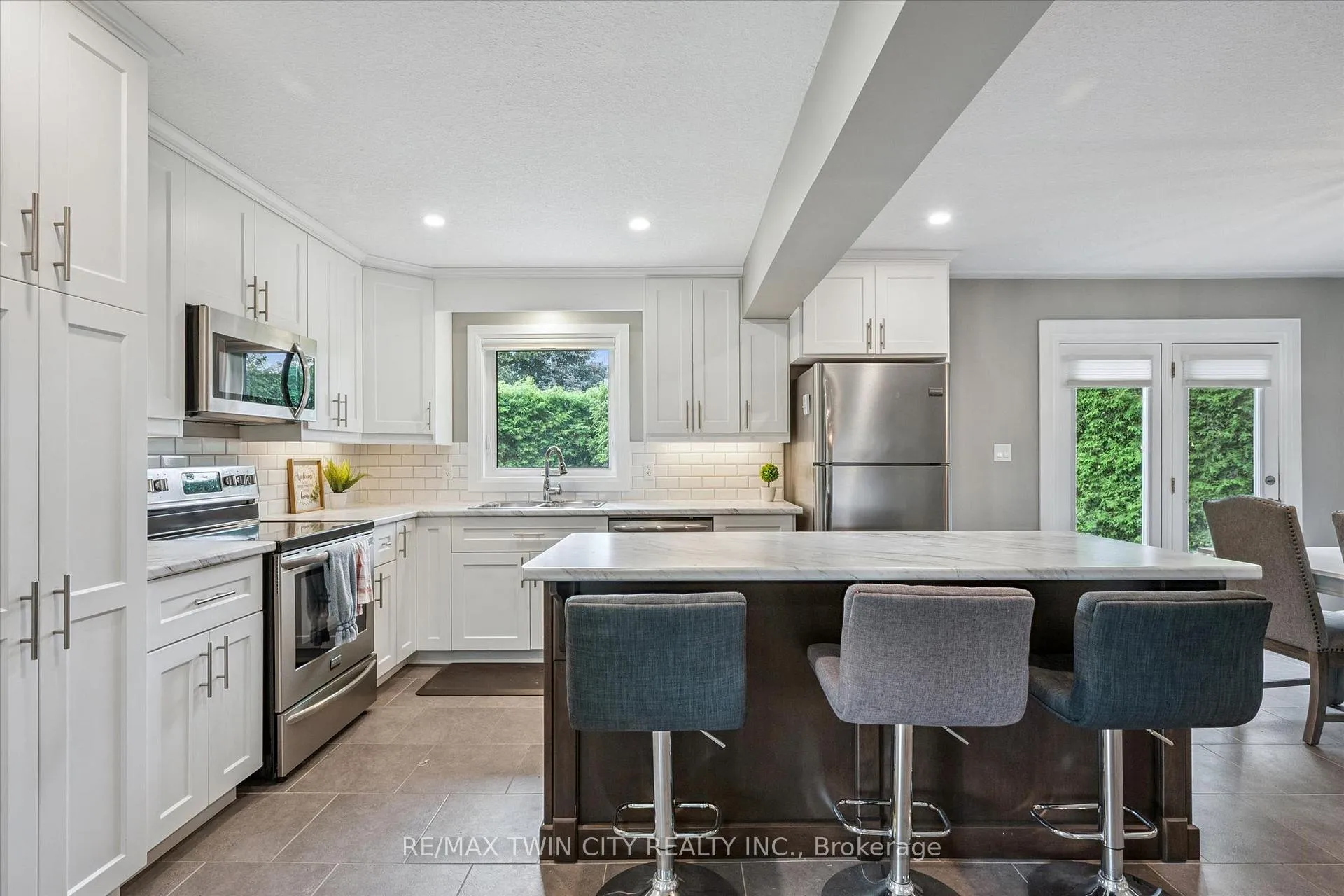 Photo 17 of 885 Winston Boulevard, North Perth, Listowel — HOMEH