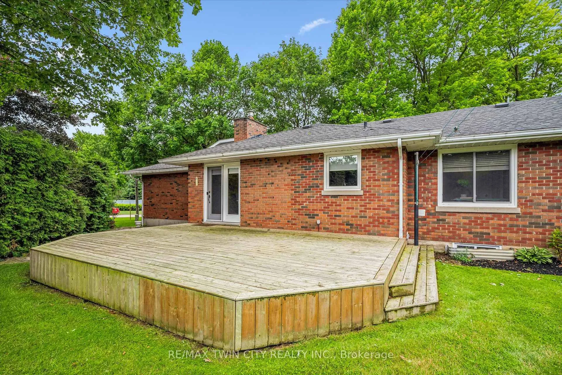 Photo 34 of 885 Winston Boulevard, North Perth, Listowel — HOMEH