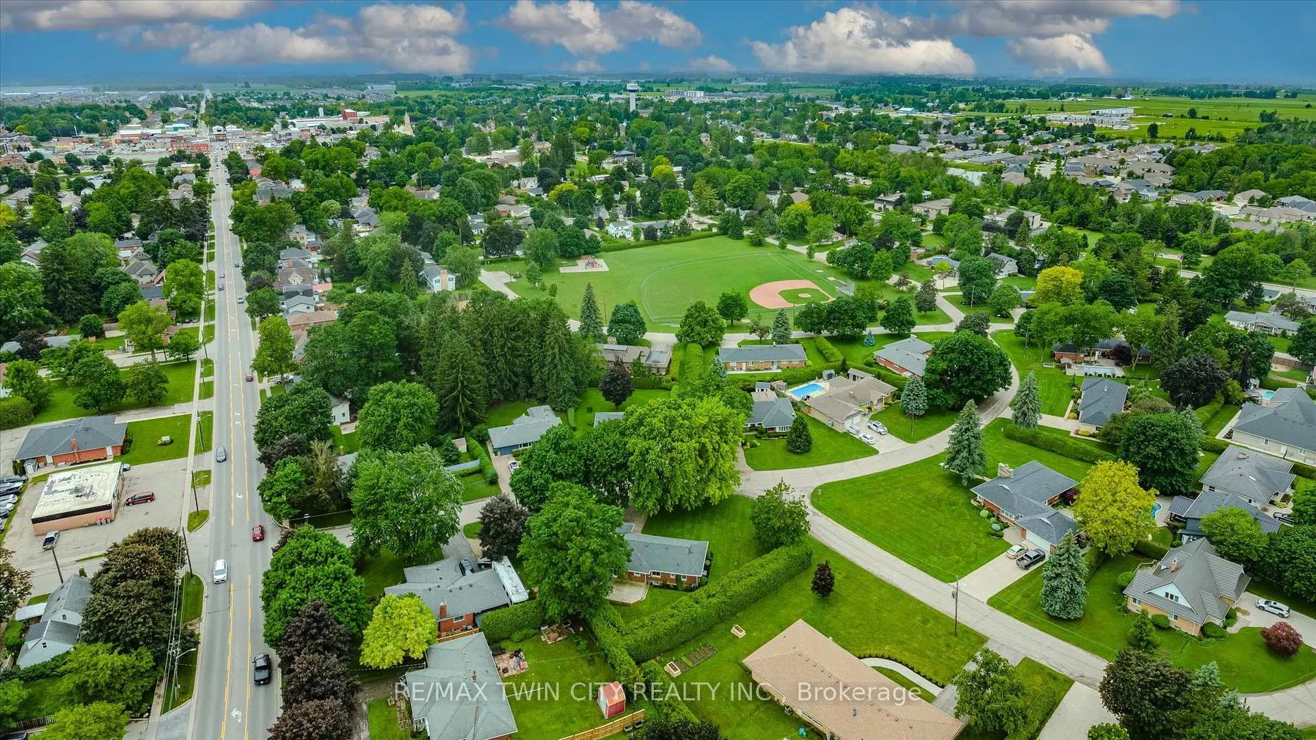 Photo 41 of 885 Winston Boulevard, North Perth, Listowel — HOMEH