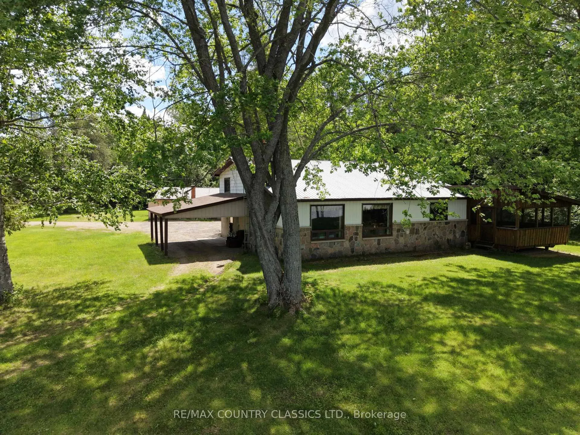 Photo 2 of 107 Maika Road, Madawaska Valley, Madawaska Valley — HOMEH
