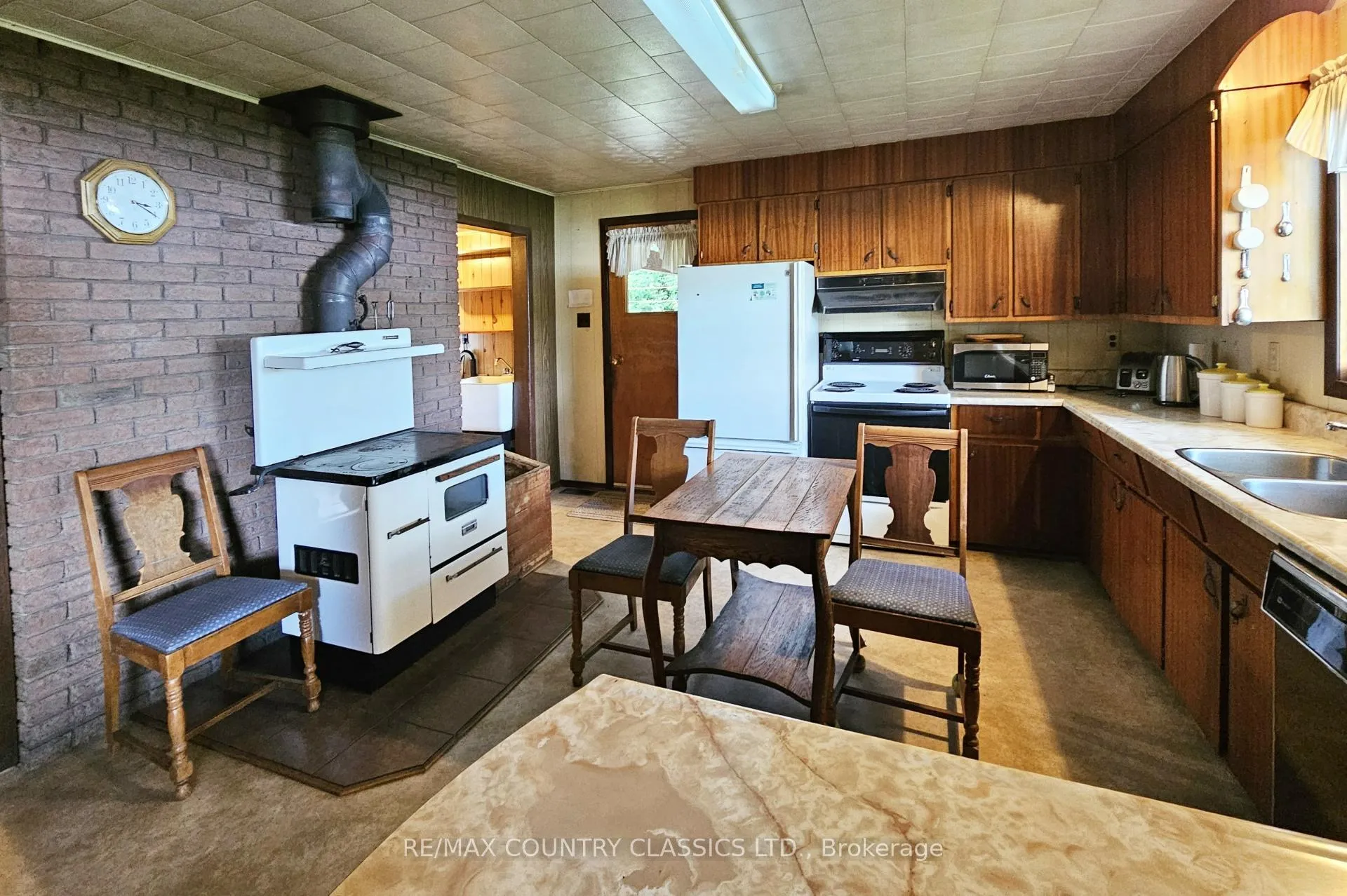 Photo 10 of 107 Maika Road, Madawaska Valley, Madawaska Valley — HOMEH