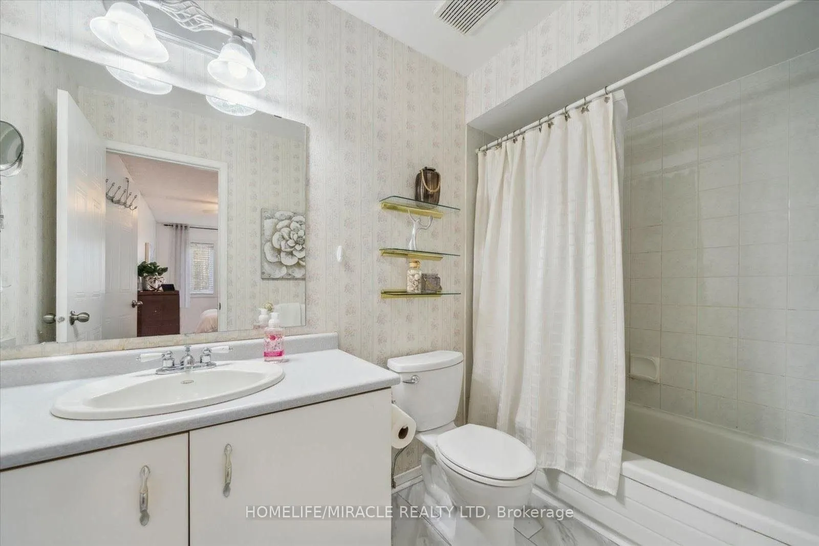 Photo 14 of 19 Wallace Drive, Whitby, Pringle Creek — HOMEH