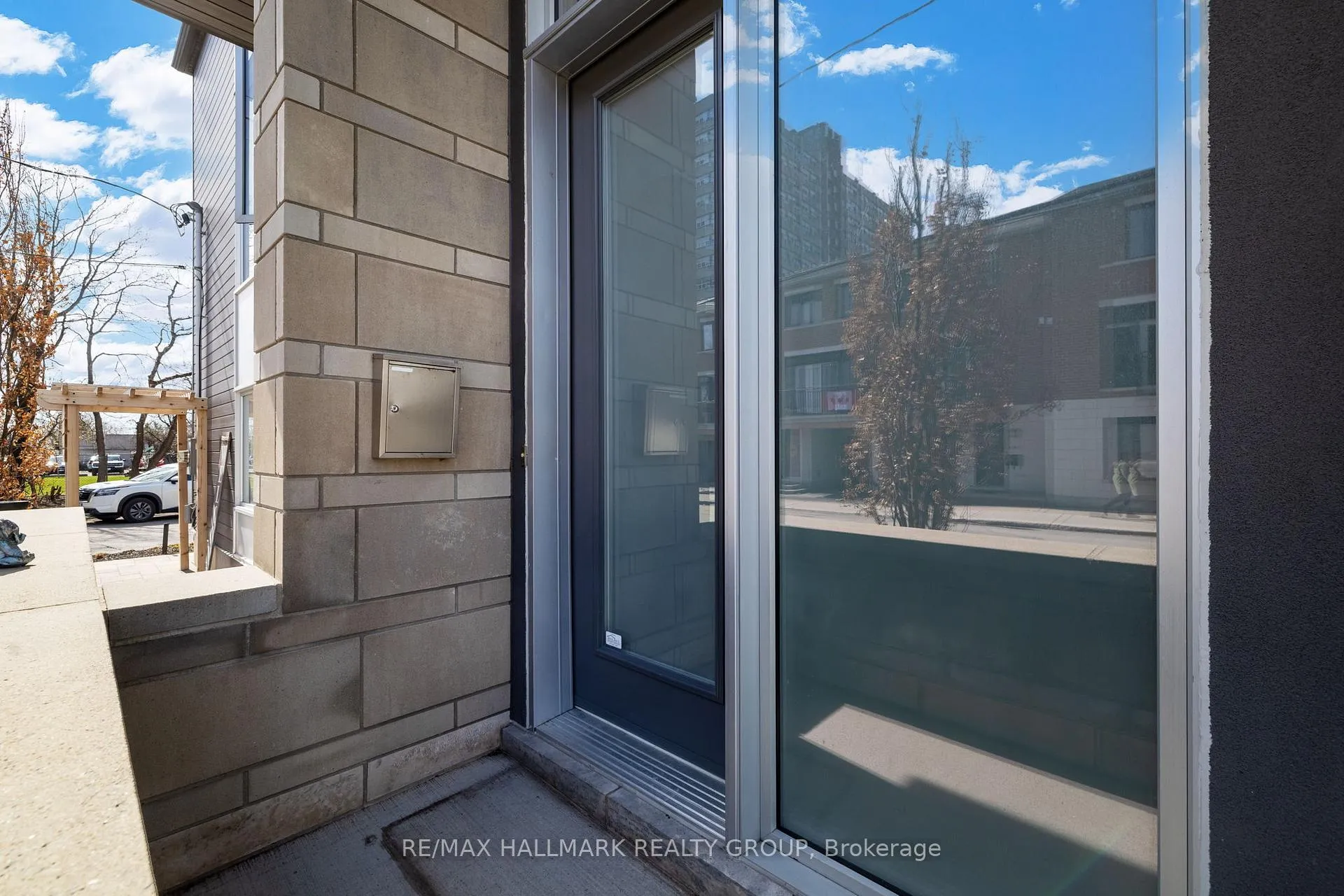 Photo 37 of 101 Tay Street, Ottawa, Westboro West — HOMEH