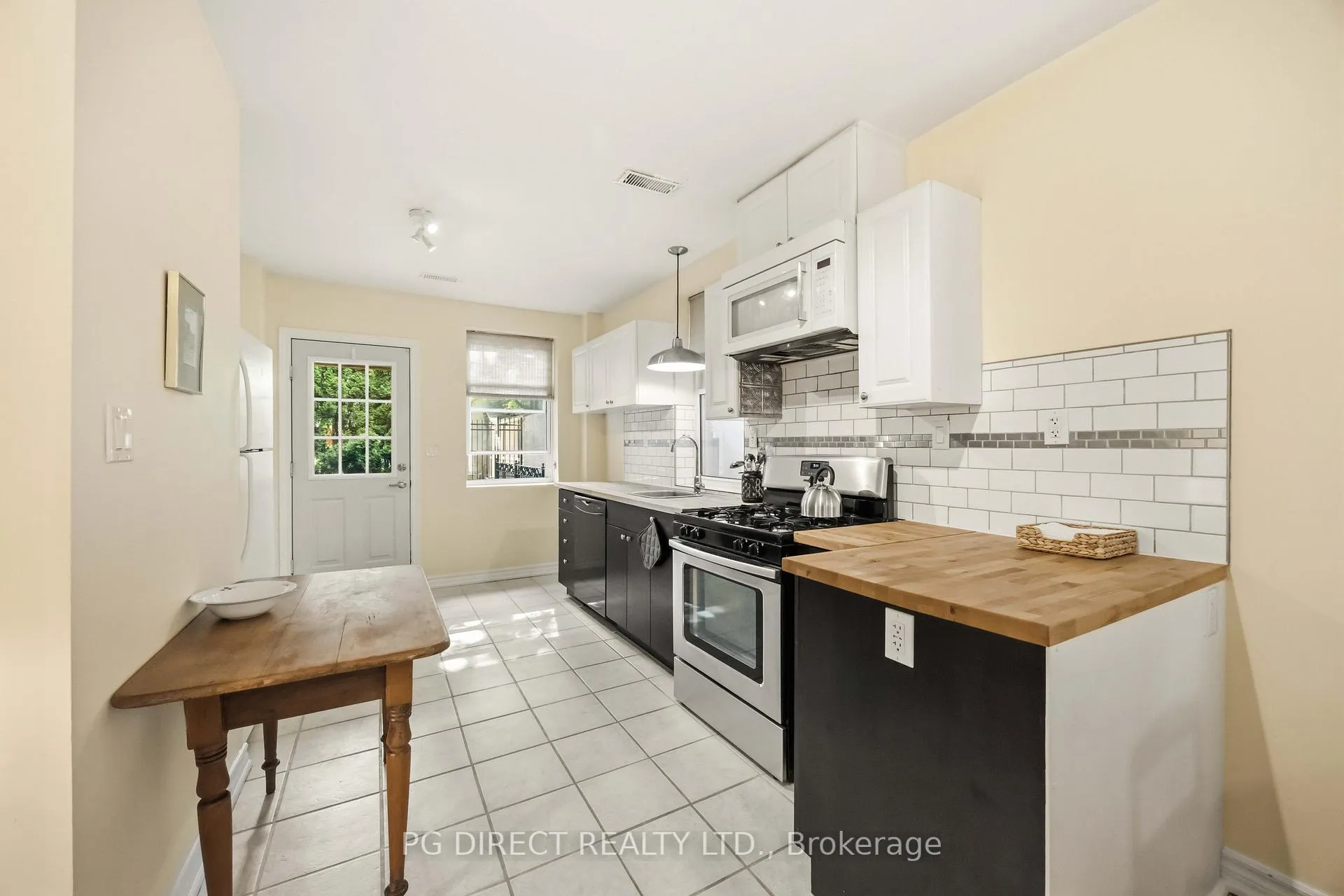 Photo 11 of 486 Montrose Avenue, Toronto, Palmerston-Little Italy — HOMEH