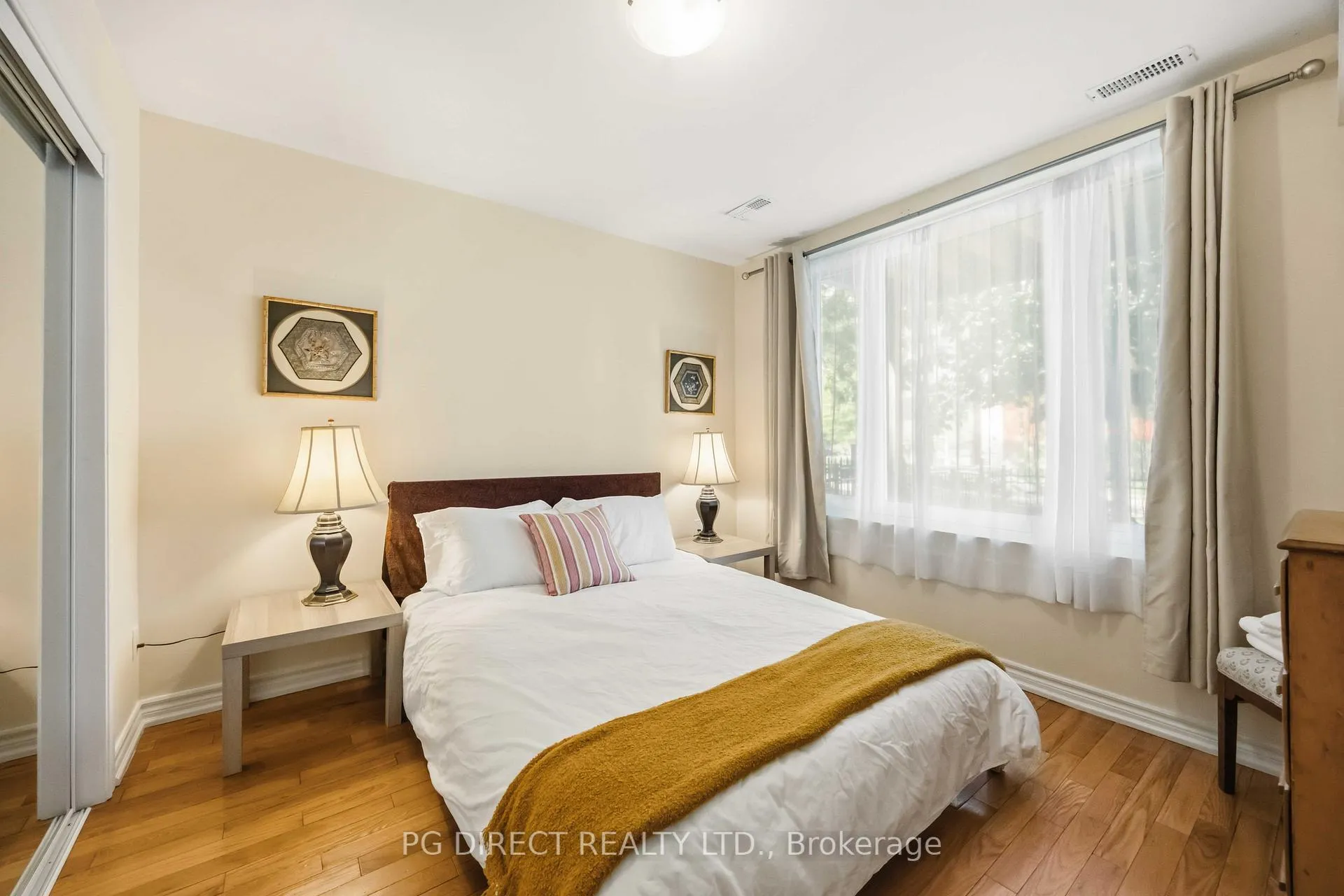 Photo 12 of 486 Montrose Avenue, Toronto, Palmerston-Little Italy — HOMEH