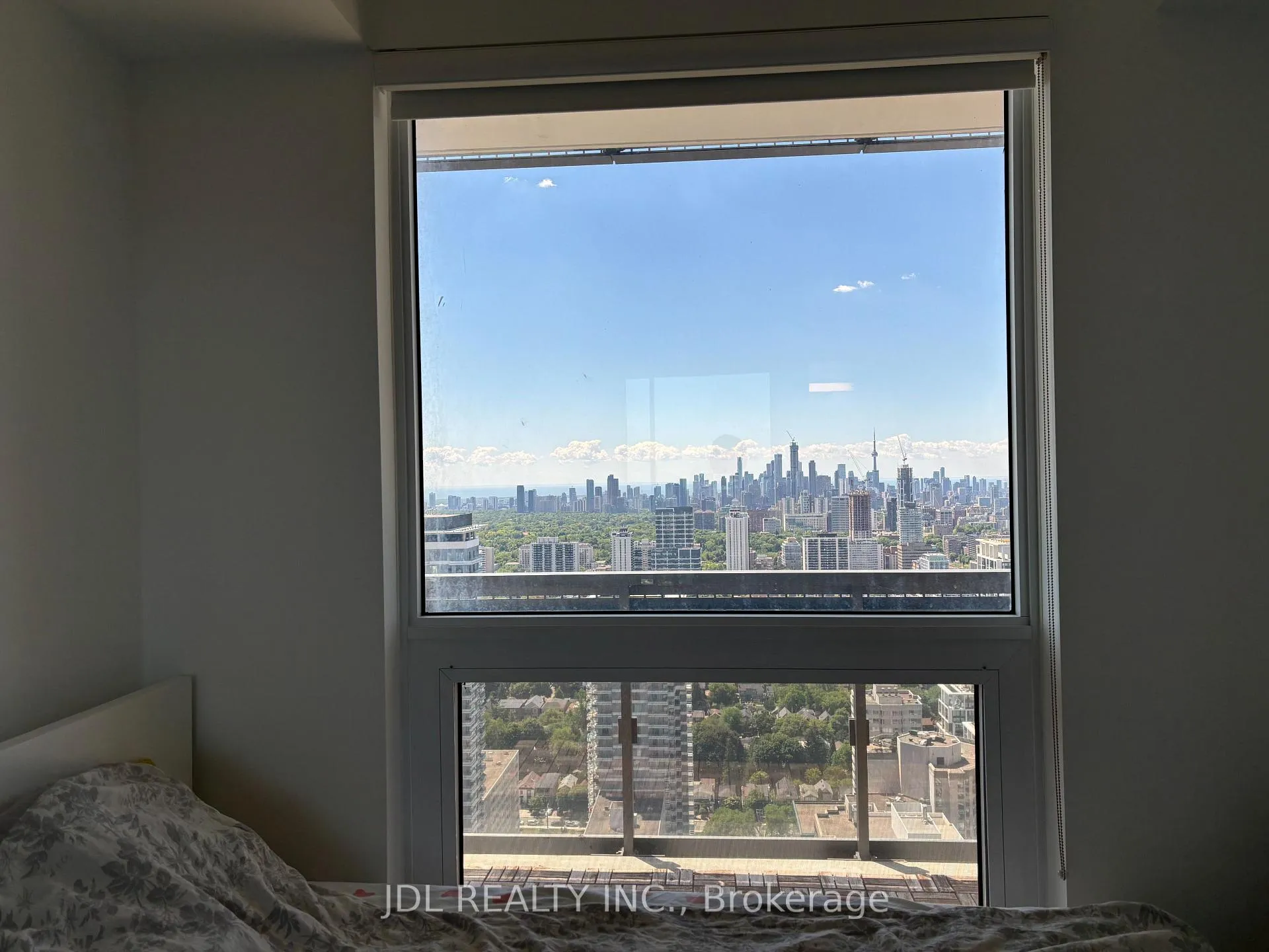 Photo 3 of Unit 3704, 39 Roehampton Avenue, Toronto, Mount Pleasant West — HOMEH
