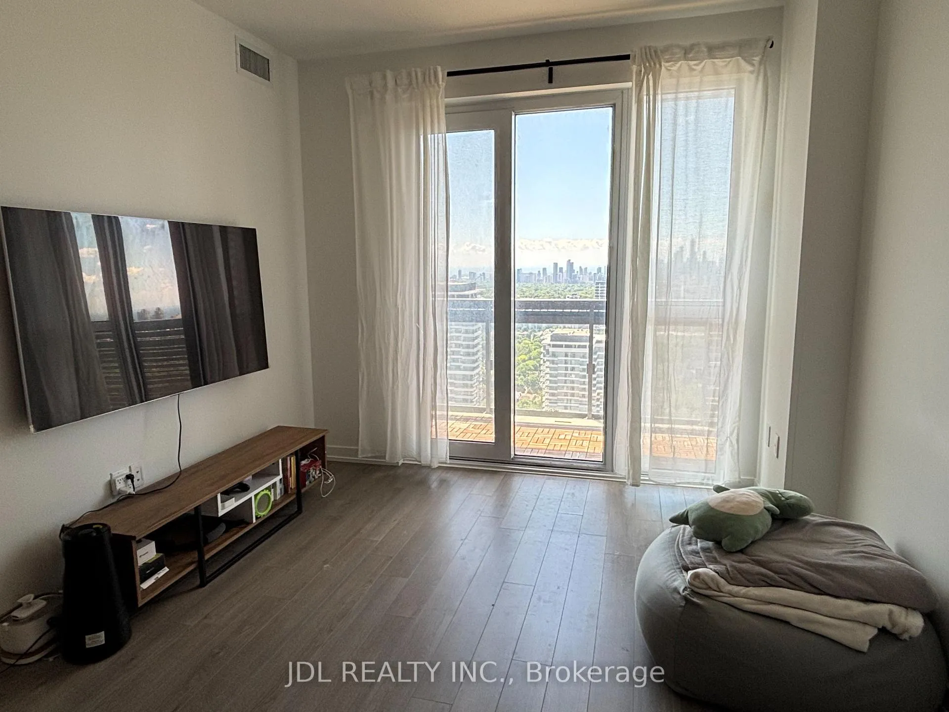 Photo 5 of Unit 3704, 39 Roehampton Avenue, Toronto, Mount Pleasant West — HOMEH