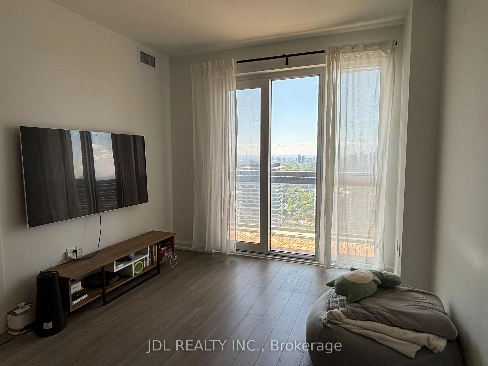 Photo 6 of Unit 3704, 39 Roehampton Avenue, Toronto, Mount Pleasant West — HOMEH