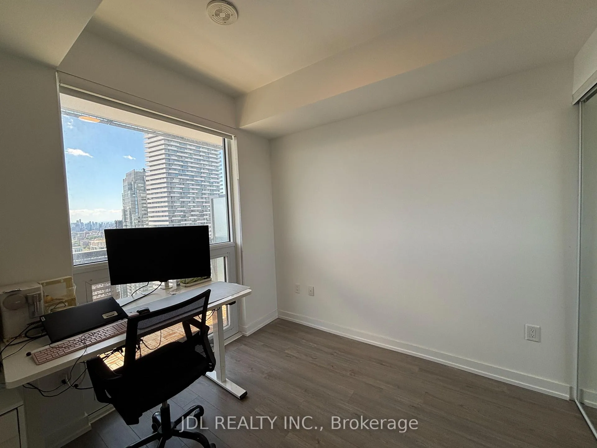 Photo 9 of Unit 3704, 39 Roehampton Avenue, Toronto, Mount Pleasant West — HOMEH