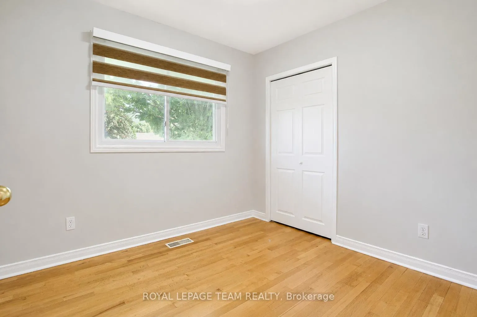 Photo 10 of 31 Pritchard Drive, Ottawa, Manordale — HOMEH