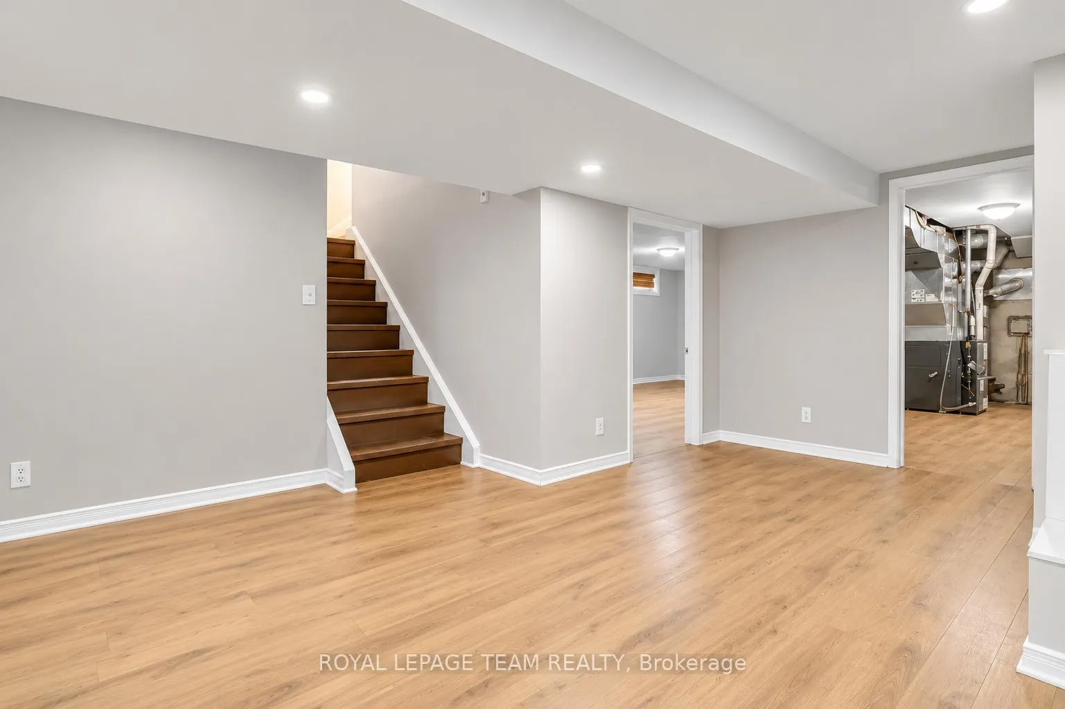 Photo 12 of 31 Pritchard Drive, Ottawa, Manordale — HOMEH