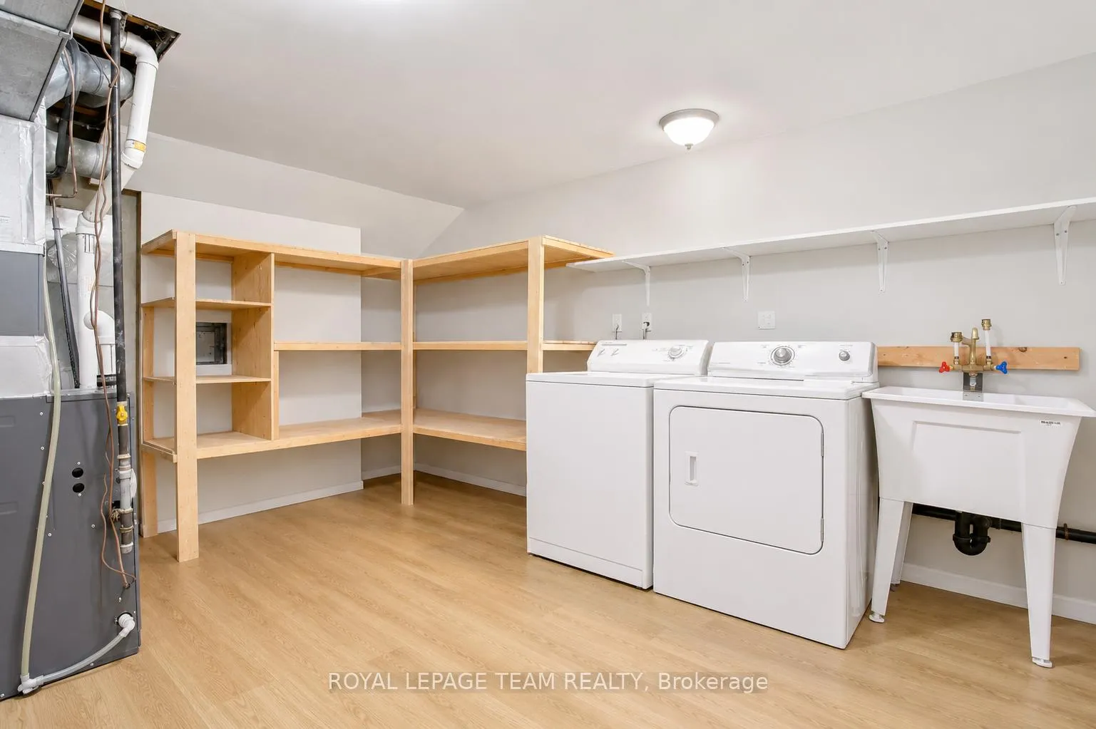 Photo 15 of 31 Pritchard Drive, Ottawa, Manordale — HOMEH
