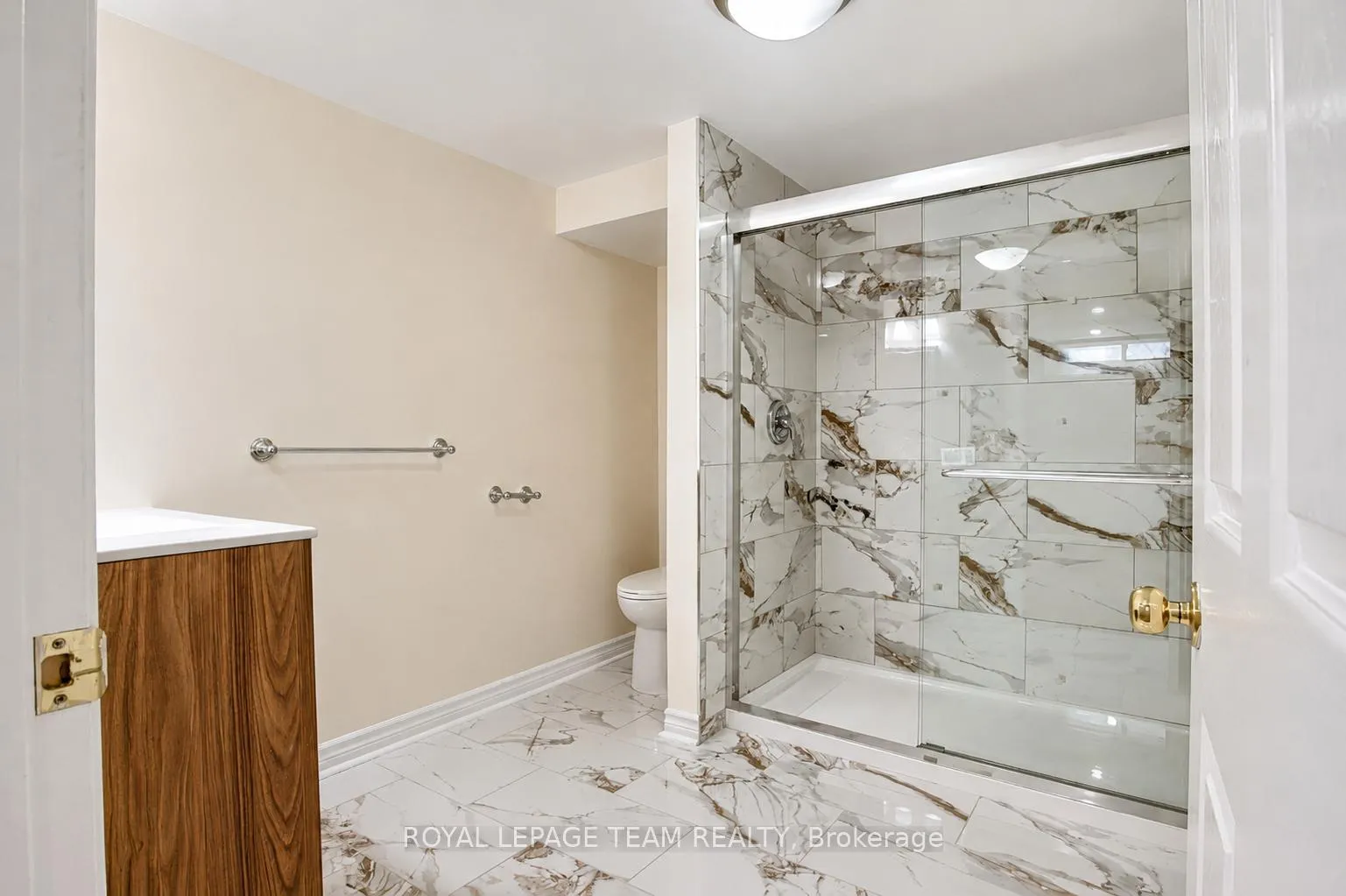 Photo 17 of 31 Pritchard Drive, Ottawa, Manordale — HOMEH