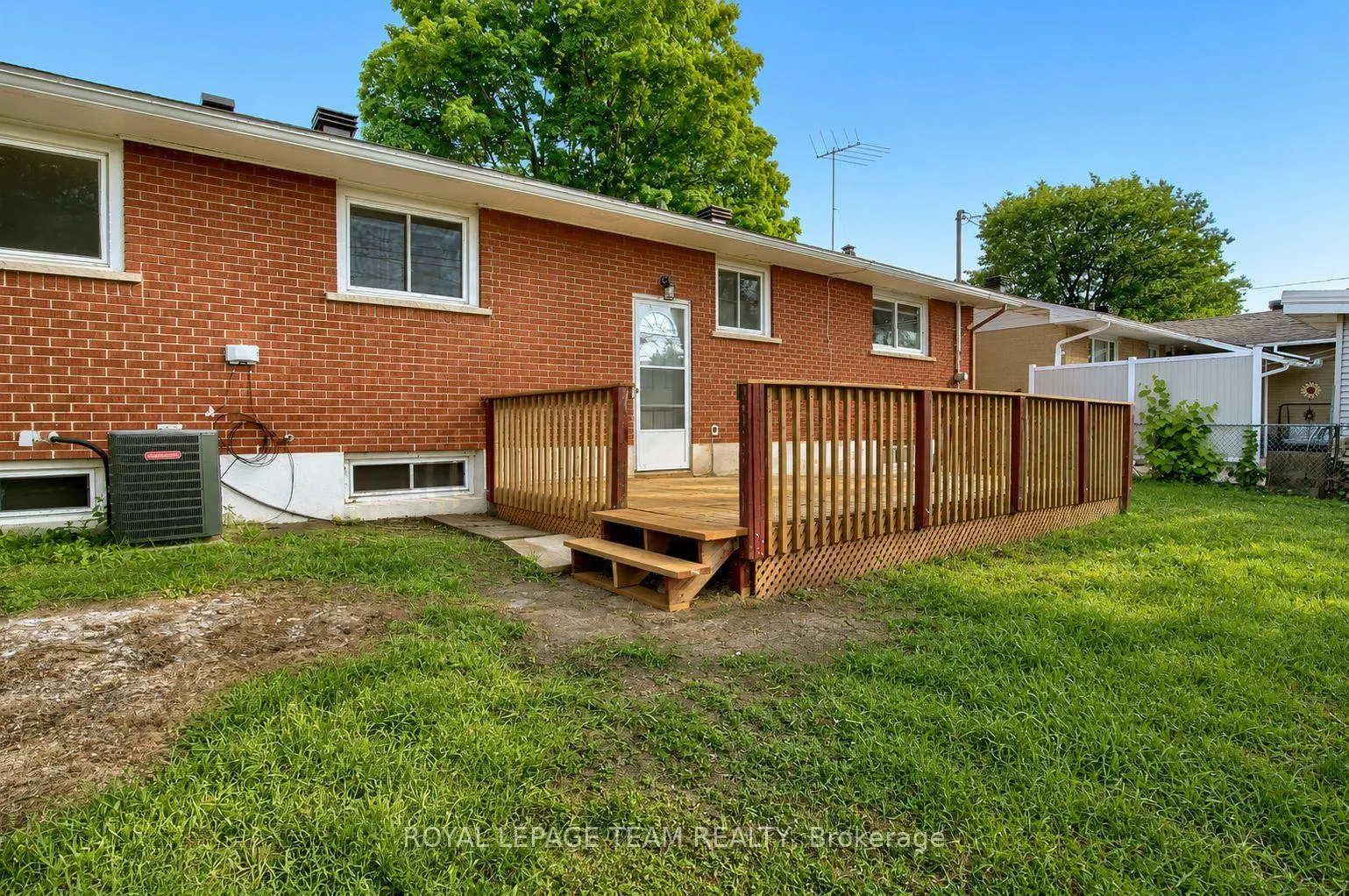 Photo 19 of 31 Pritchard Drive, Ottawa, Manordale — HOMEH