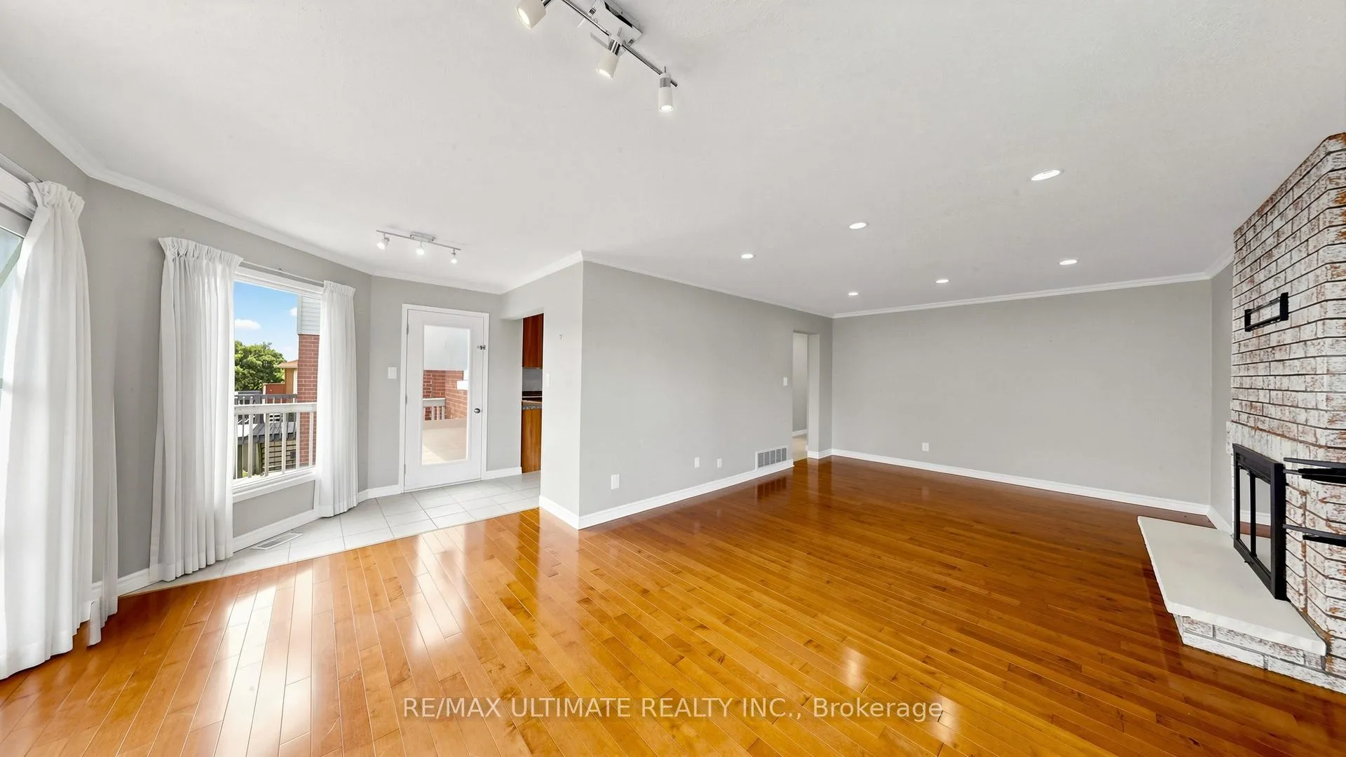 Photo 7 of 499 Lightfoot Place, Pickering, Woodlands — HOMEH
