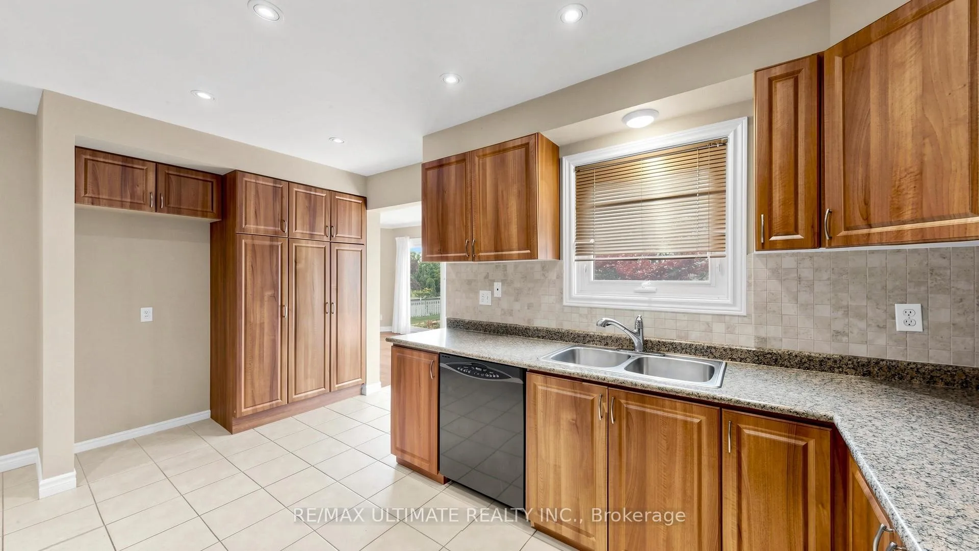 Photo 9 of 499 Lightfoot Place, Pickering, Woodlands — HOMEH