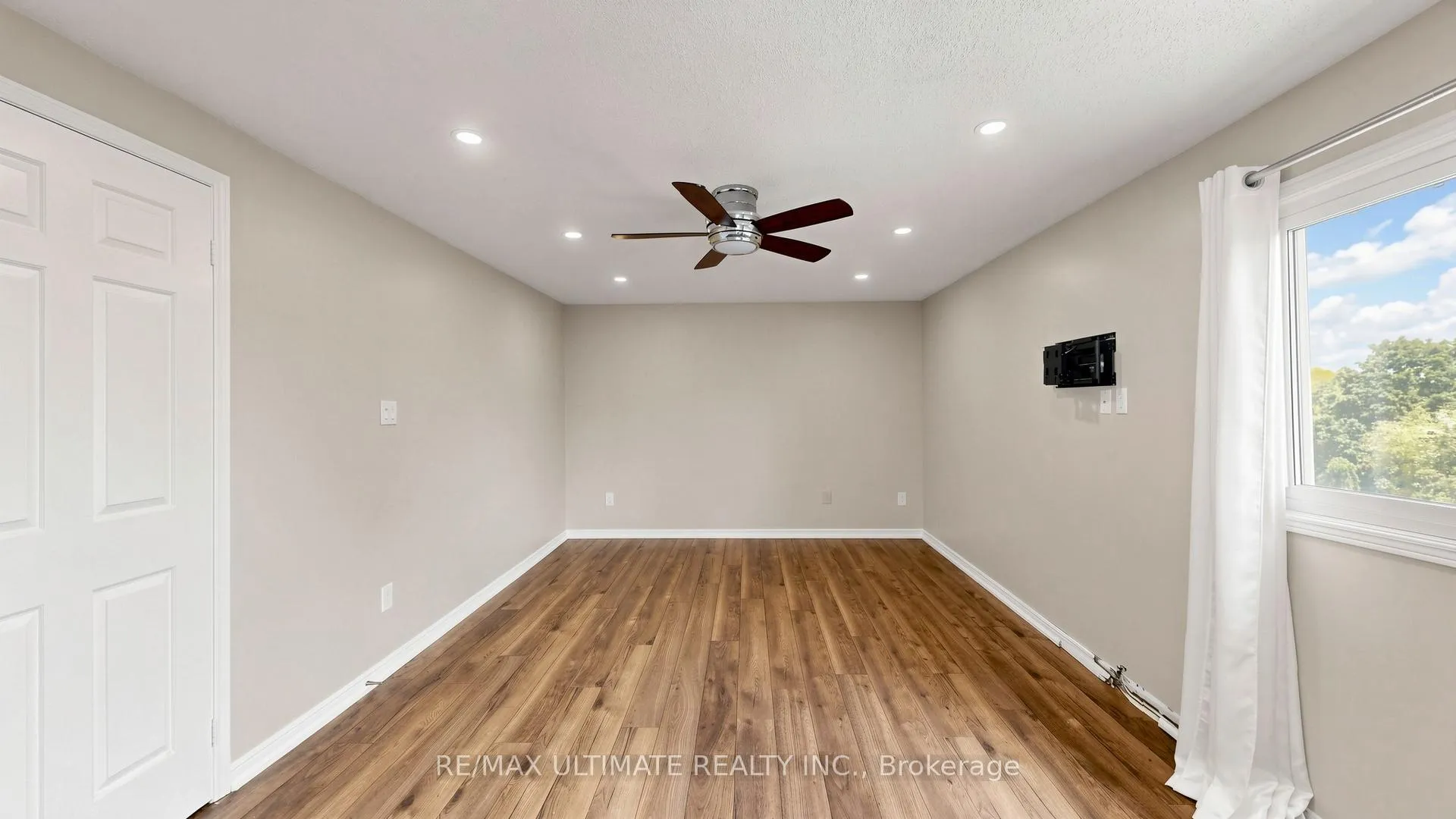 Photo 12 of 499 Lightfoot Place, Pickering, Woodlands — HOMEH