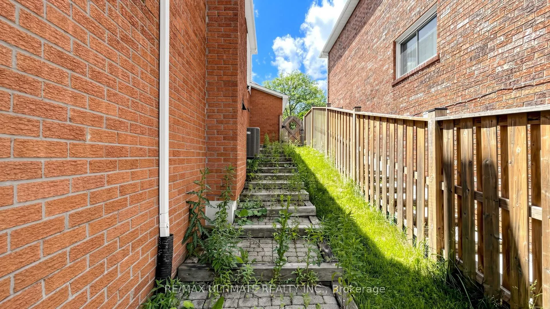 Photo 42 of 499 Lightfoot Place, Pickering, Woodlands — HOMEH