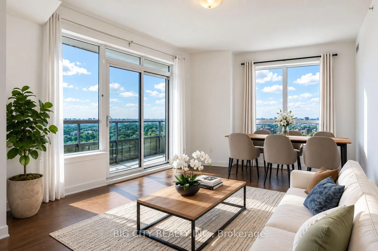 Photo 1 of Unit 2425, 7161 Yonge Street, Markham, Grandview — HOMEH