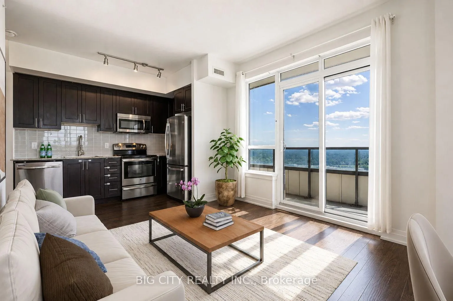Photo 3 of Unit 2425, 7161 Yonge Street, Markham, Grandview — HOMEH