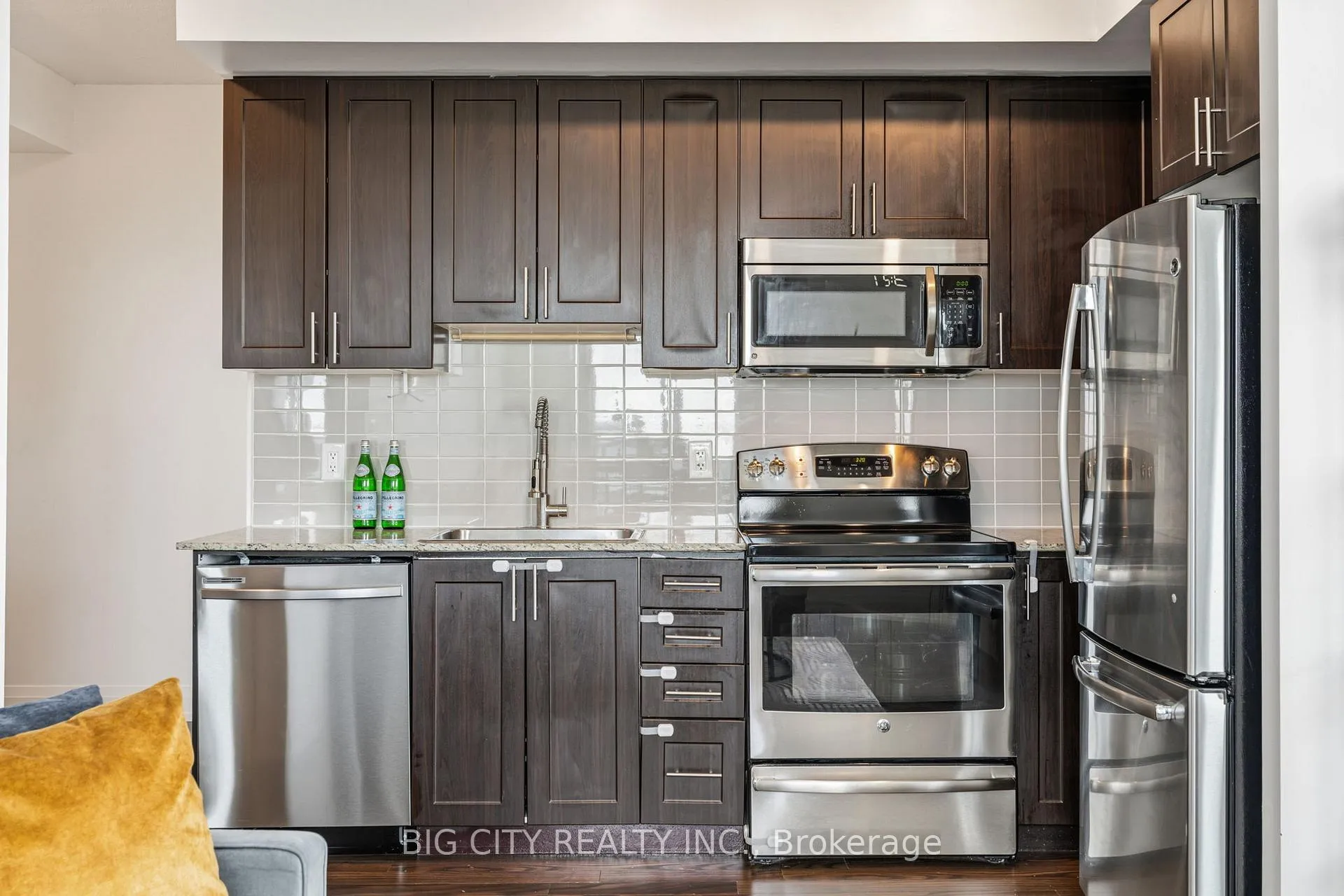 Photo 18 of Unit 2425, 7161 Yonge Street, Markham, Grandview — HOMEH