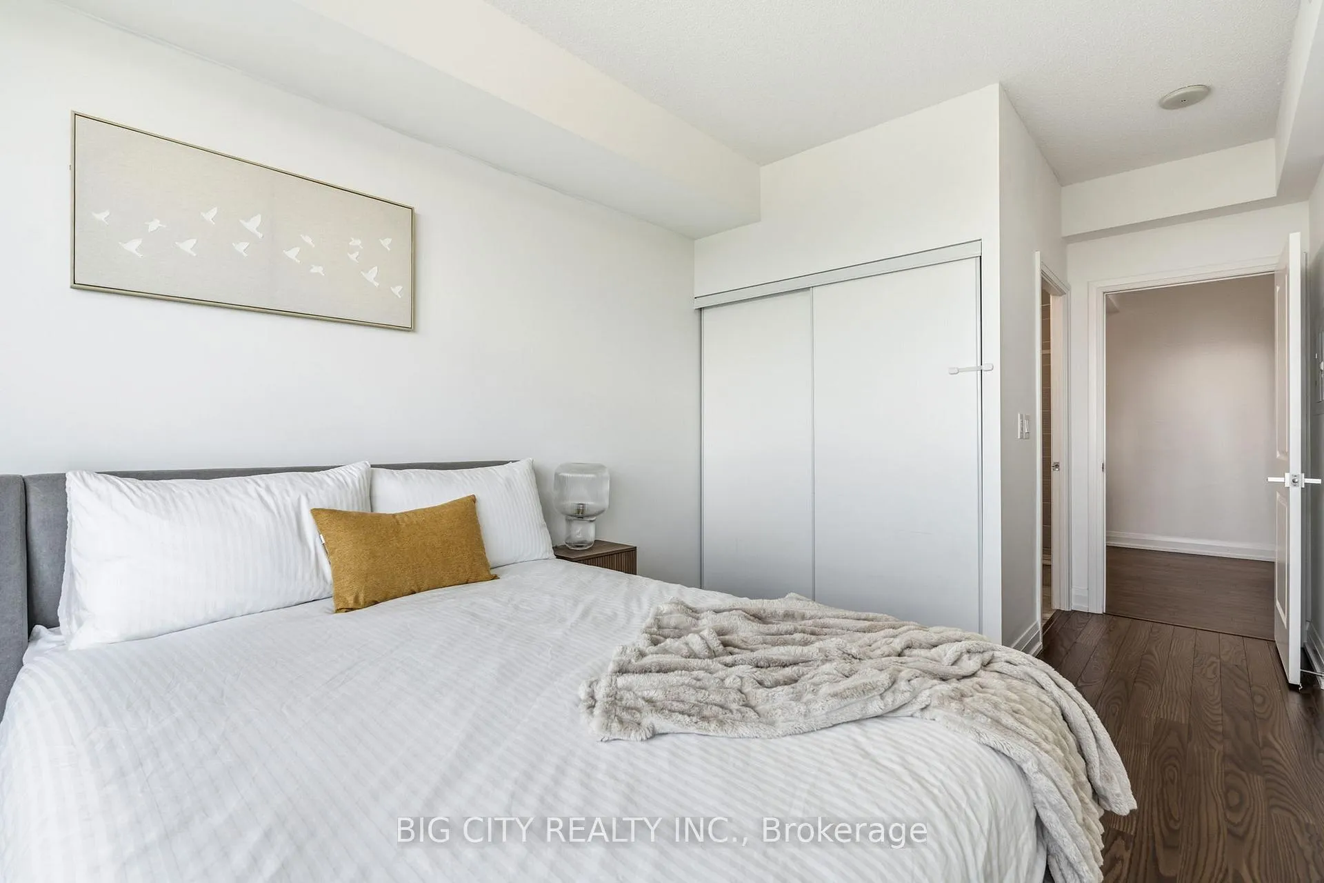 Photo 25 of Unit 2425, 7161 Yonge Street, Markham, Grandview — HOMEH