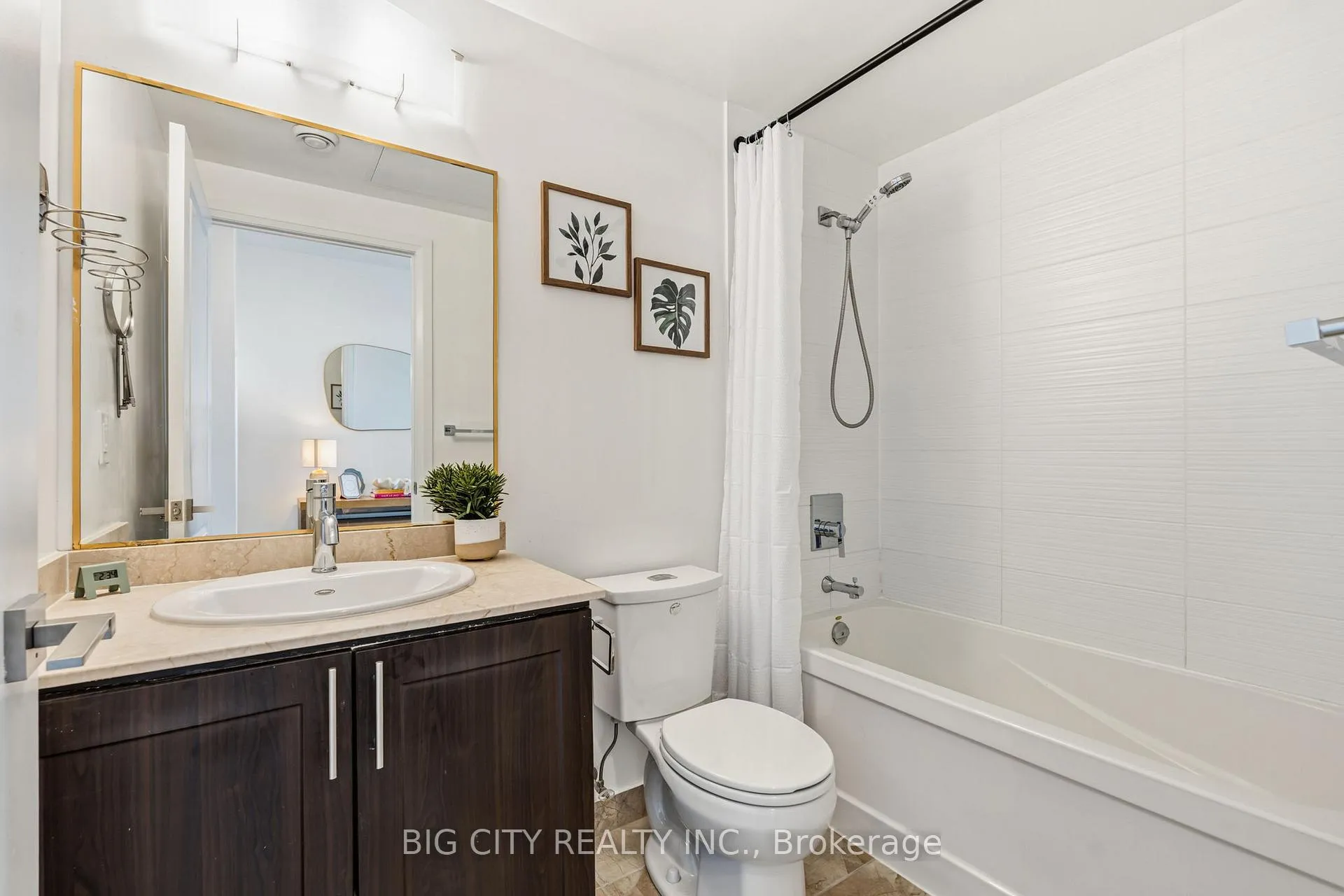 Photo 31 of Unit 2425, 7161 Yonge Street, Markham, Grandview — HOMEH