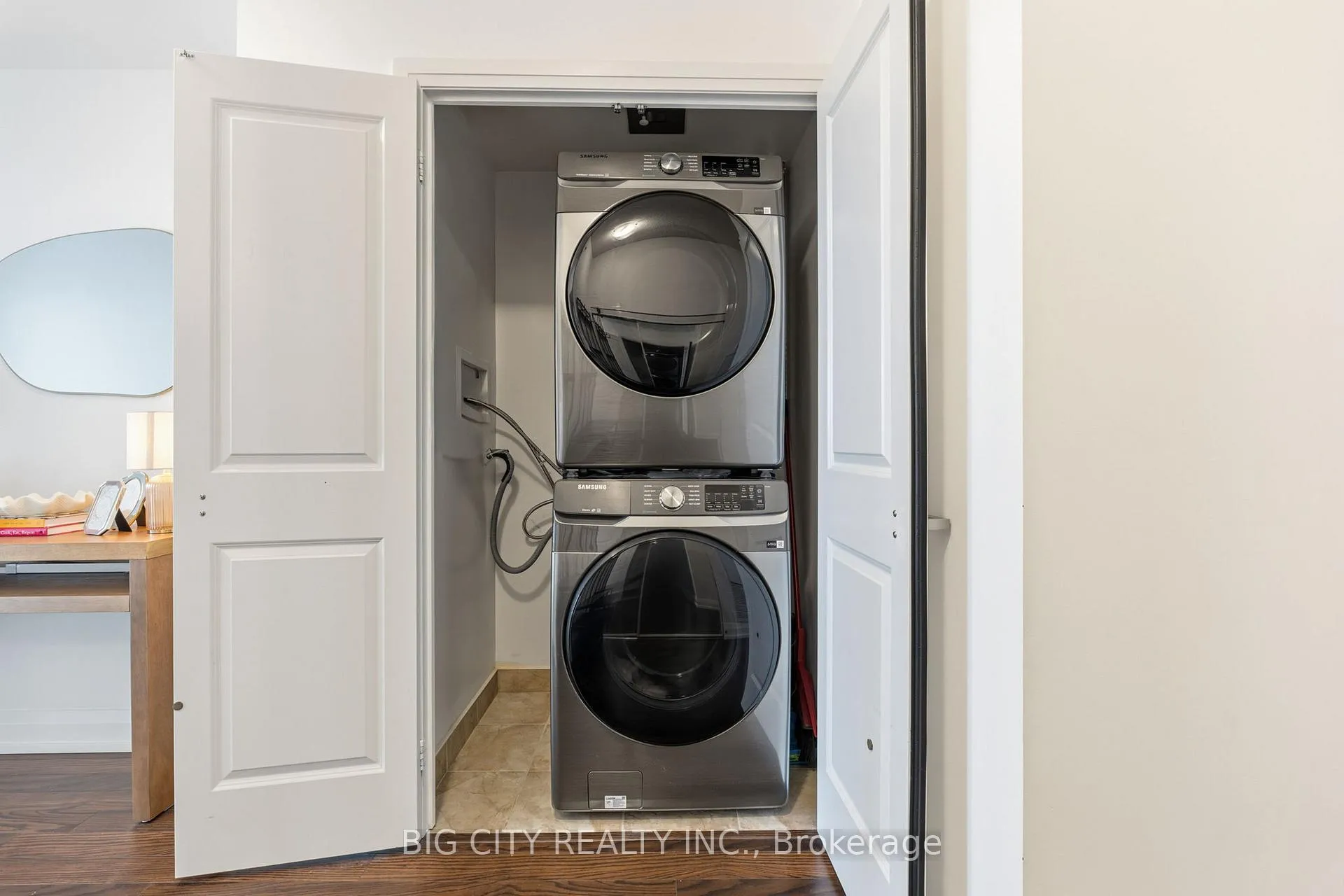 Photo 32 of Unit 2425, 7161 Yonge Street, Markham, Grandview — HOMEH