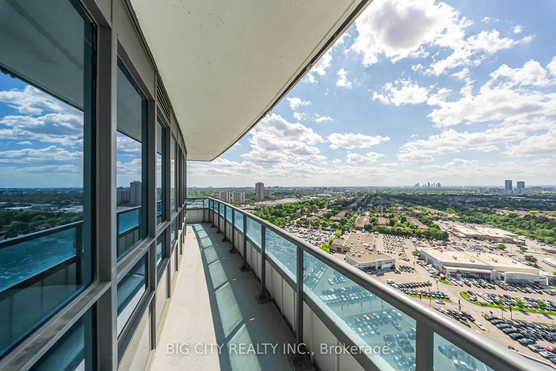 Photo 42 of Unit 2425, 7161 Yonge Street, Markham, Grandview — HOMEH