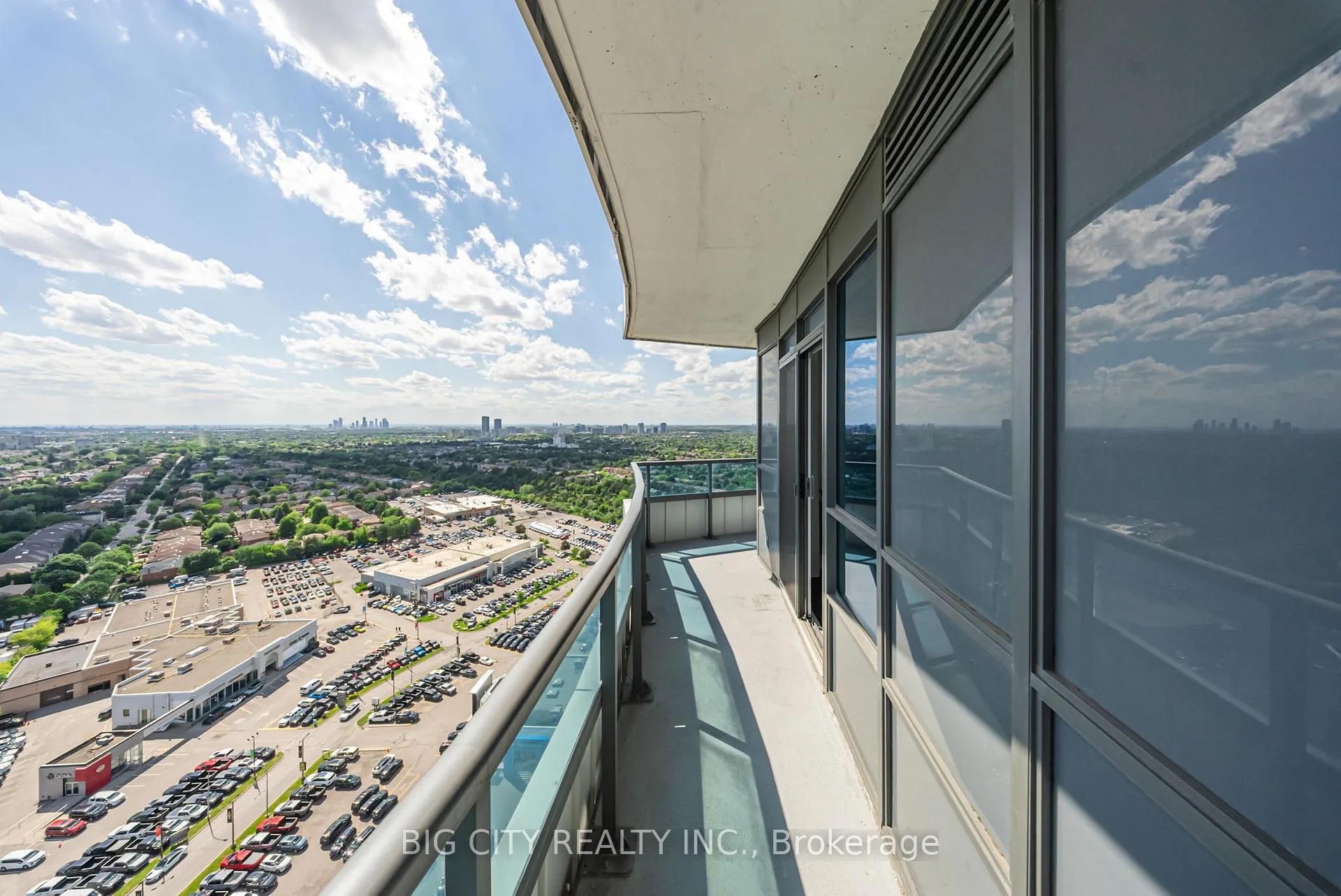 Photo 43 of Unit 2425, 7161 Yonge Street, Markham, Grandview — HOMEH