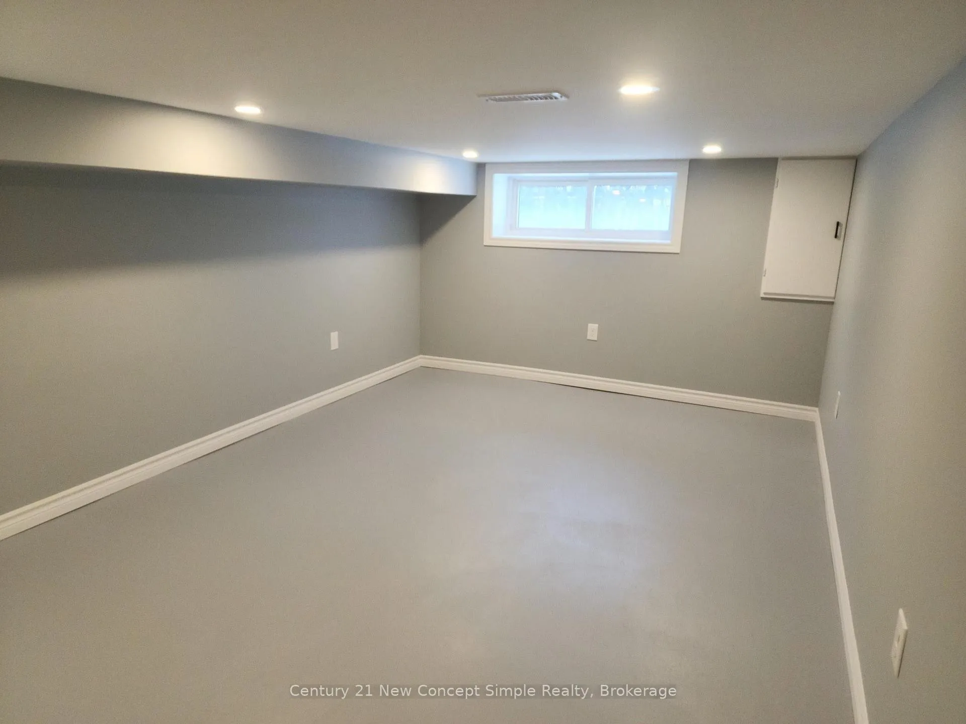 Photo 10 of 201 Harmony Road N, Oshawa, Eastdale — HOMEH